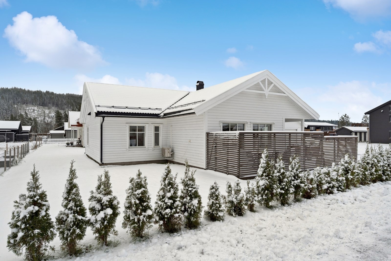 Tomten er flat og enkel å holde i orden. Galleribilde