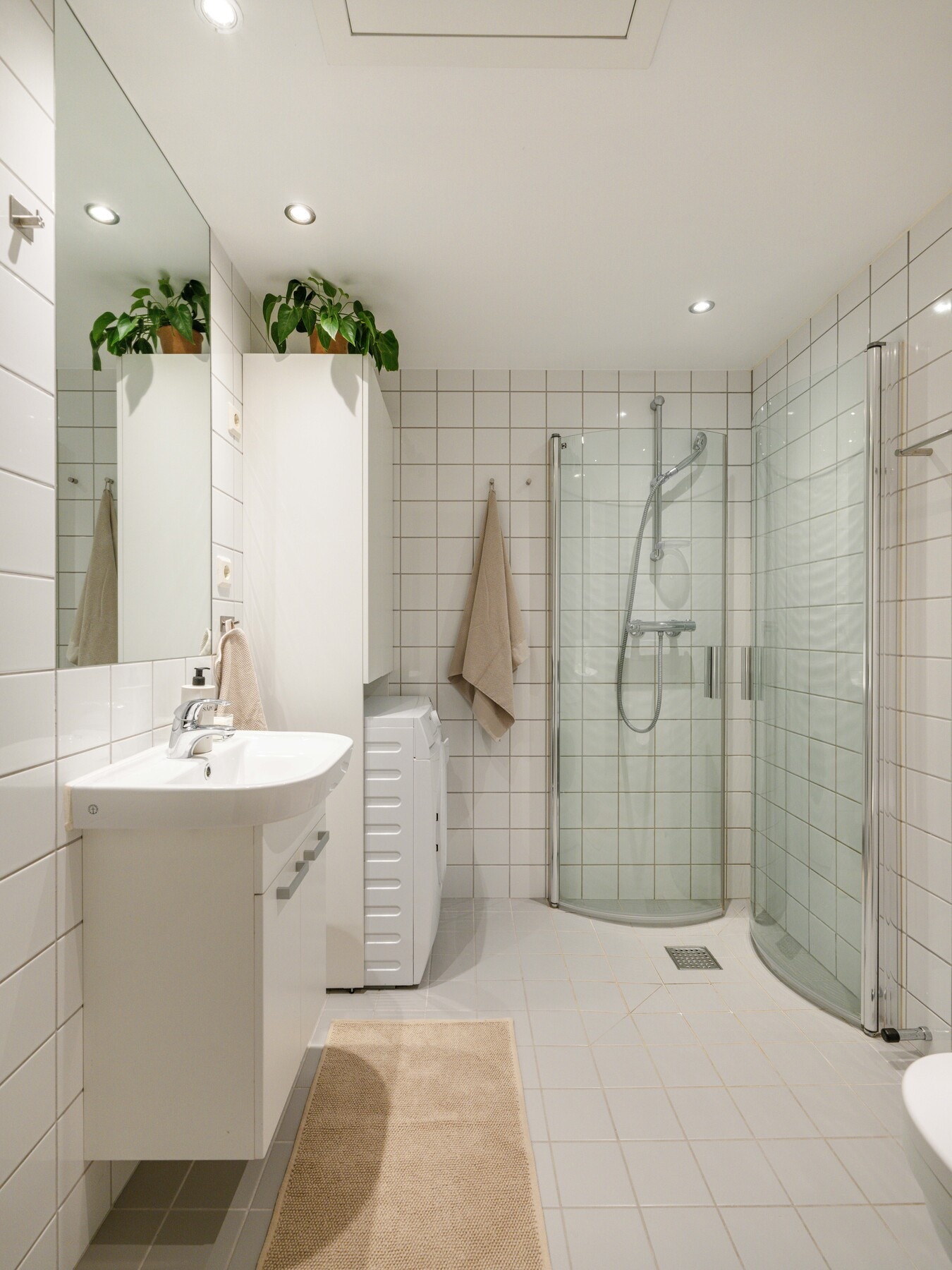 Det er også plass og opplegg for vaskemaskin og tørketrommel. Galleribilde