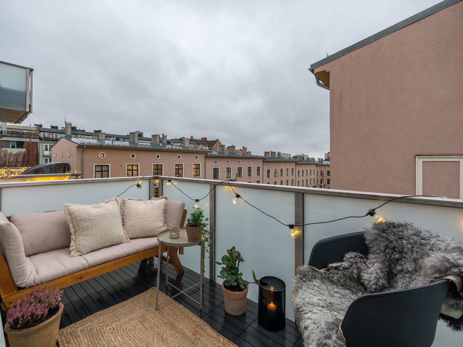 Her får du altså god standard og solrik balkong. Gled deg! Galleribilde