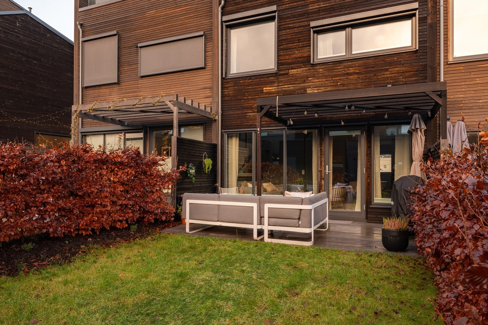 I henhold til matrikkelutskriften har rekkehuset et tomteareal på 45,3 kvm. Galleribilde