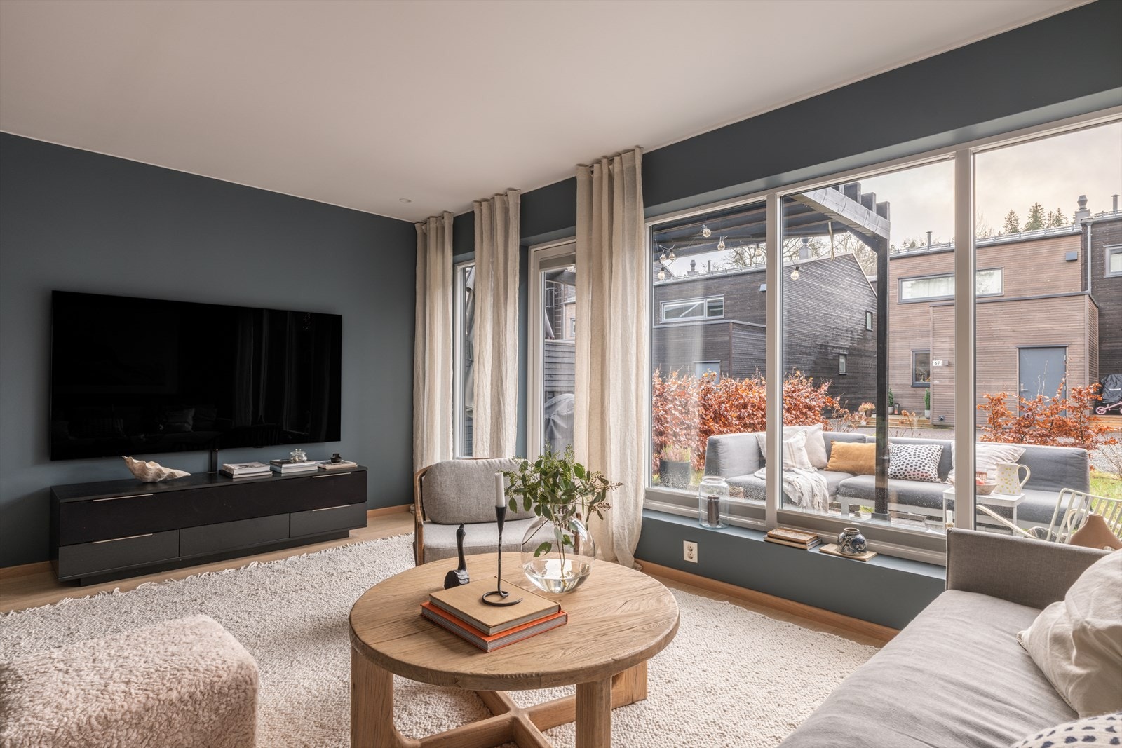 På motsatt vegg er det god plass til tv-møblement. Galleribilde