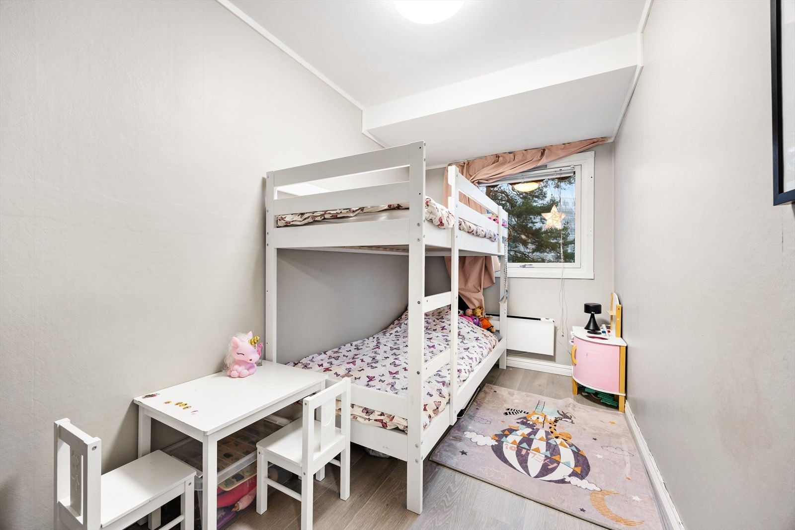 Det andre soverommet er velegnet som gjeste-/barnerom eller kontor Galleribilde