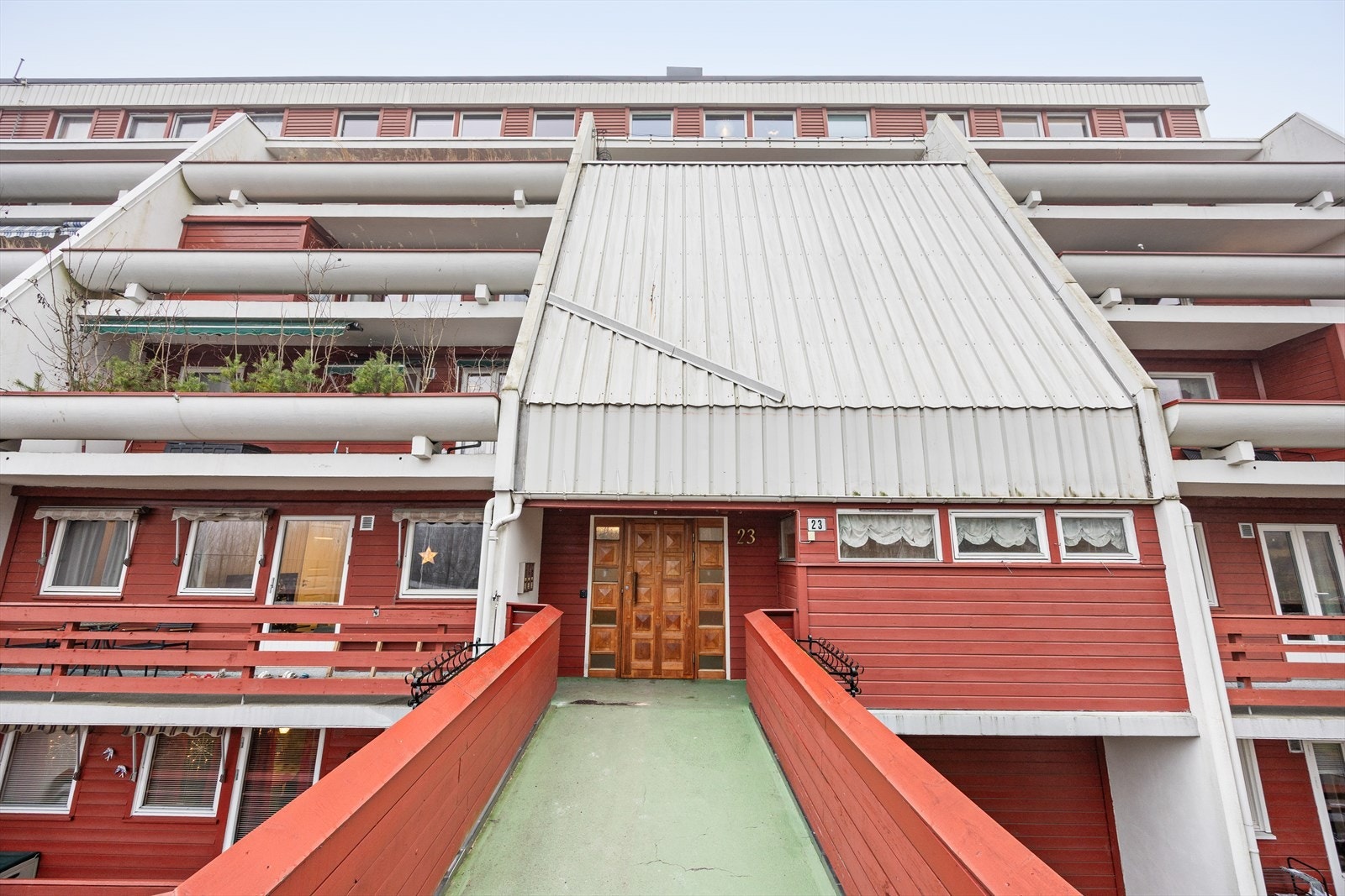 Det er trappefri adkomst. Leiligheten ligger i et rolig, men sentralt område på Stovner Galleribilde