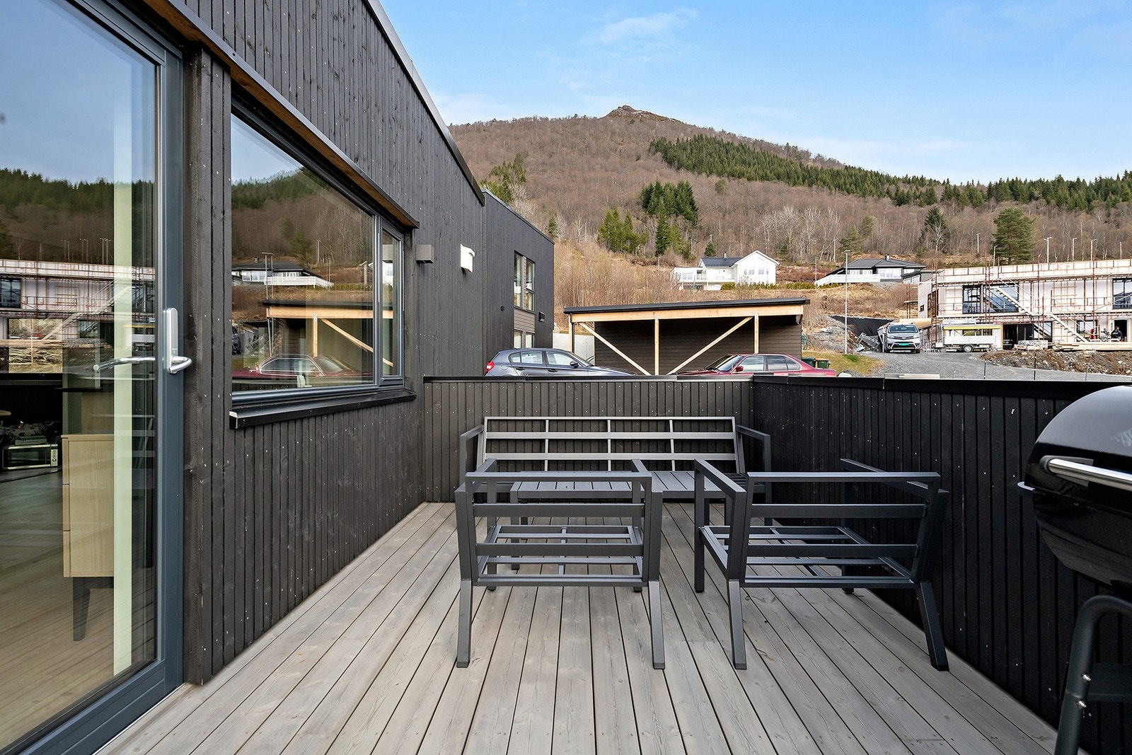 Veranda med carport under (15 m²) Galleribilde