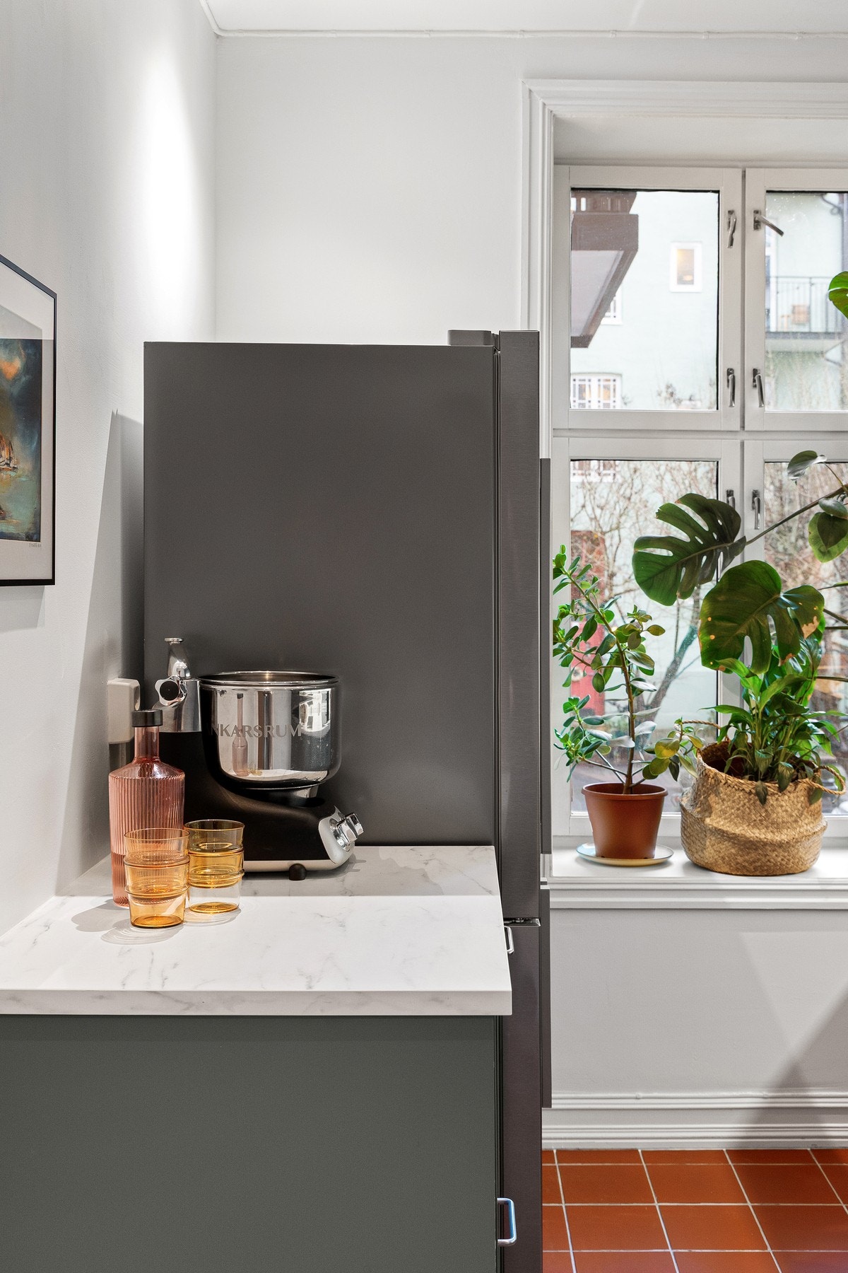 Det er varmekabler i gulvet, samt installert waterguard med magnetventil. Galleribilde