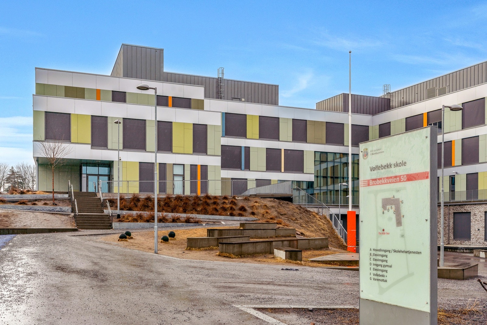 Vollebekk skole - ca. 5 minutters gange fra boligen. Galleribilde