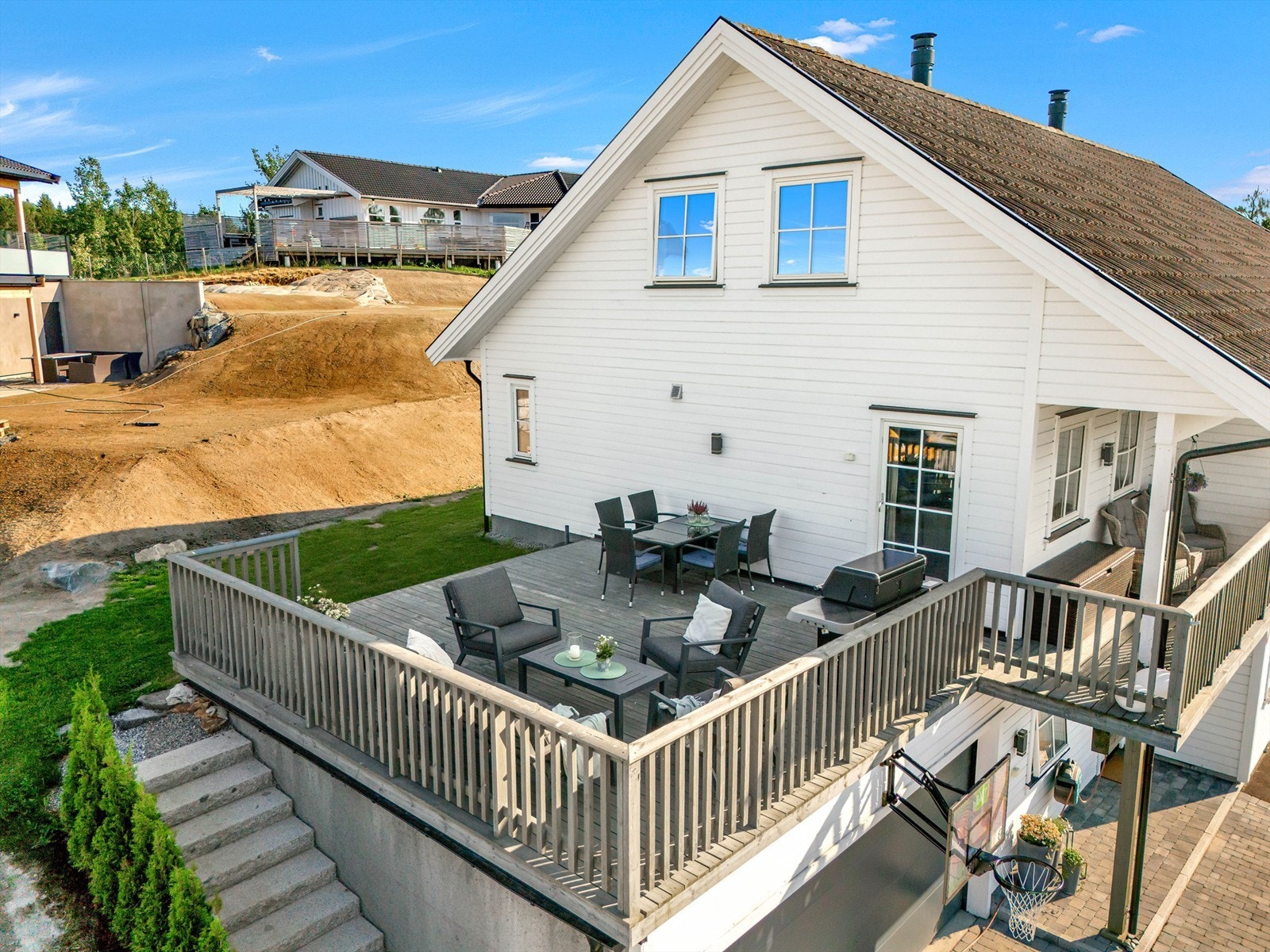 Øvre Grindaveg 9A-dag ute02 Galleribilde