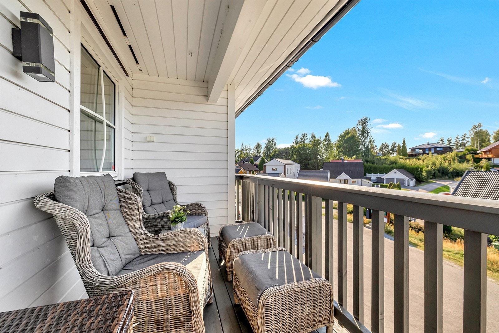 Øvre Grindaveg 9A-dag ute07 Galleribilde