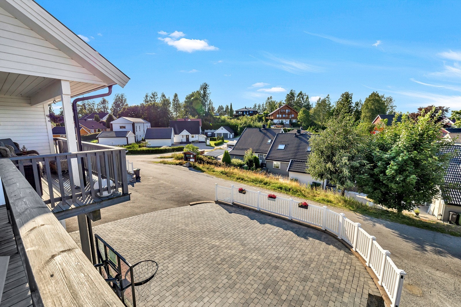 Øvre Grindaveg 9A-dag ute09 Galleribilde