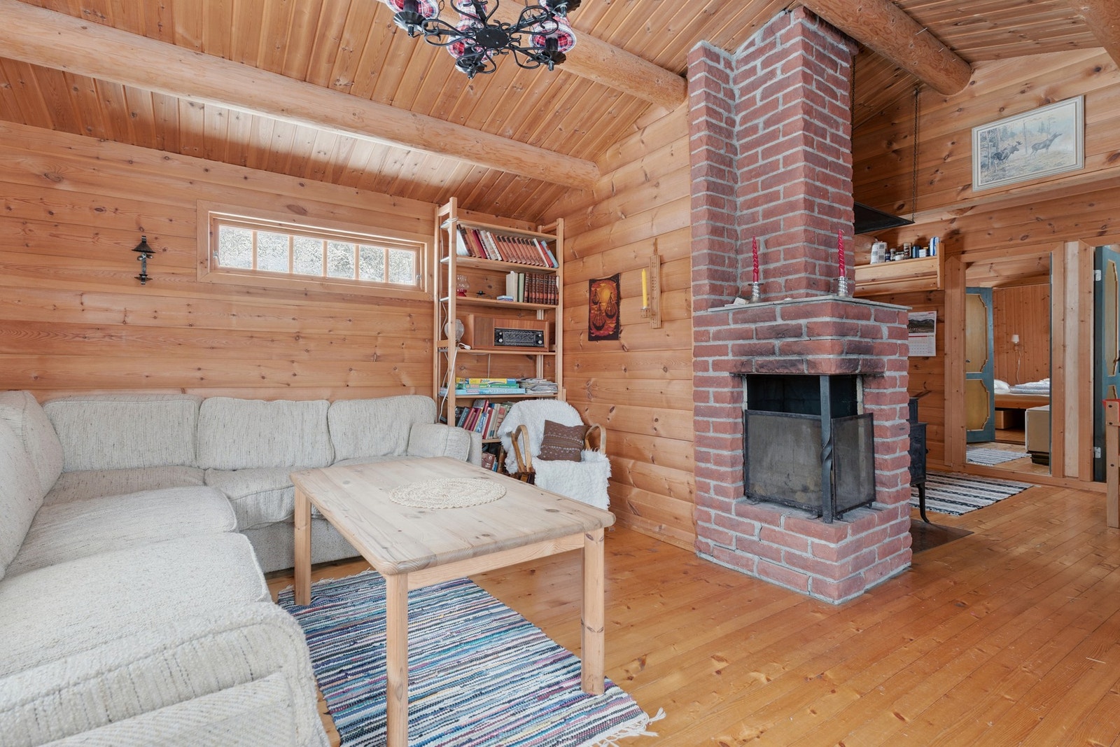 Koselig stuekrok med plass til sittegrupper. Galleribilde