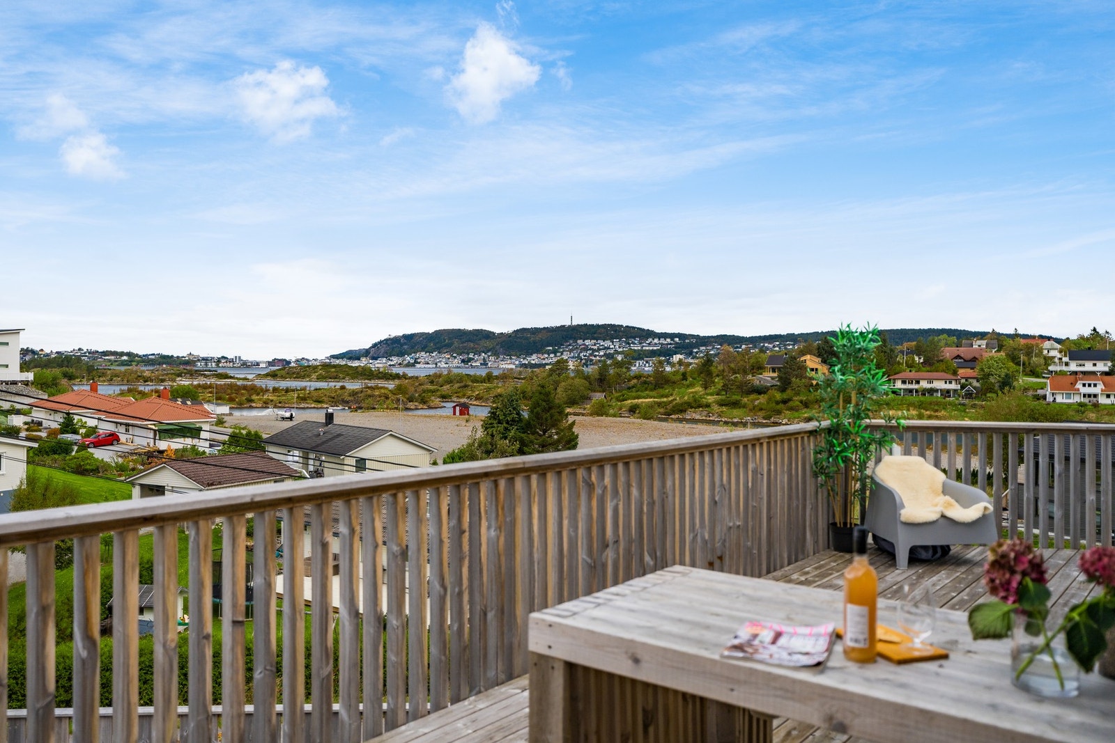 Frokosten kan enkelt nytes ute på sommerstid Galleribilde