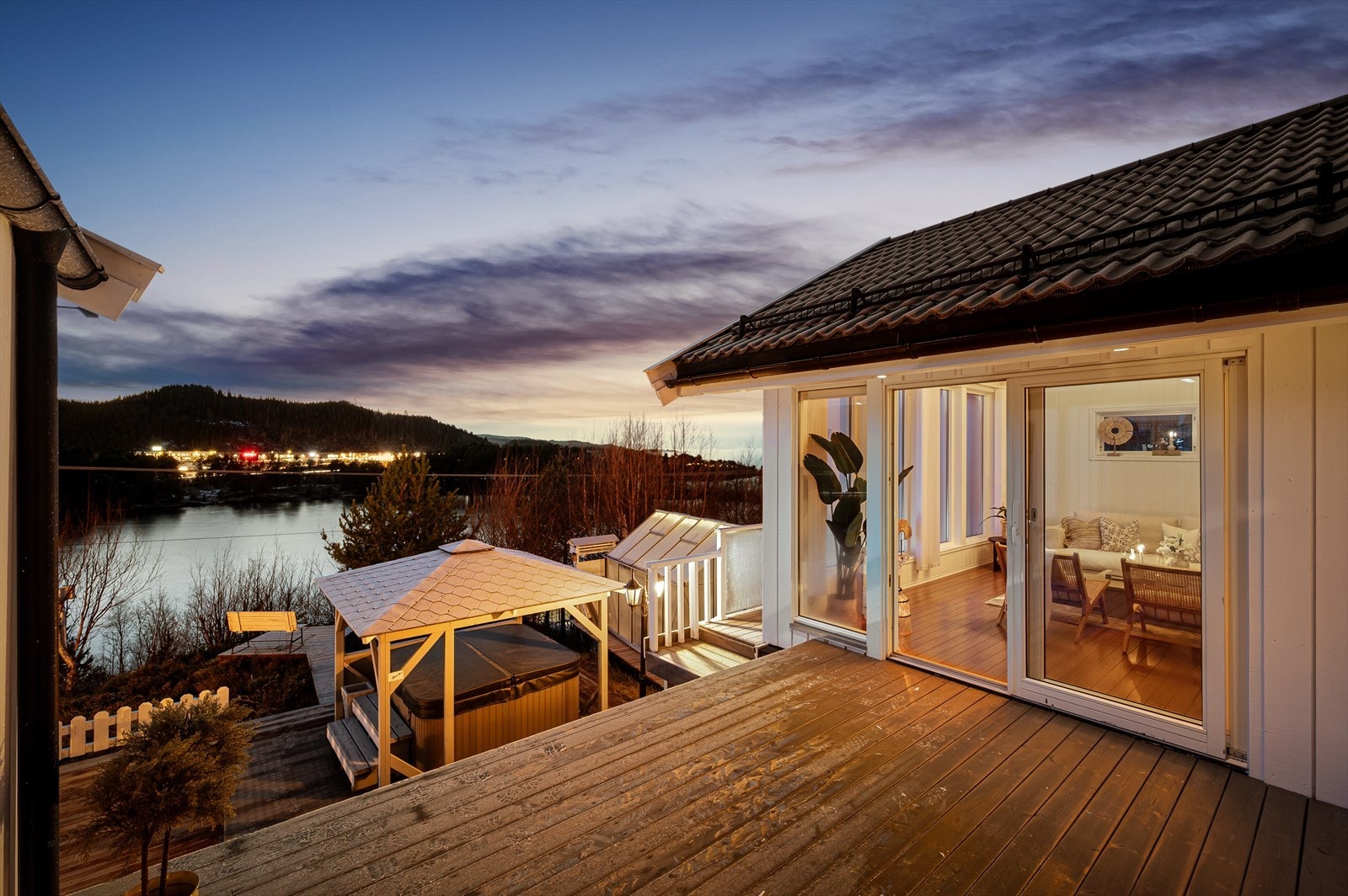 En helt unik eiendom med en tomt på hele 1548 kvm. Galleribilde