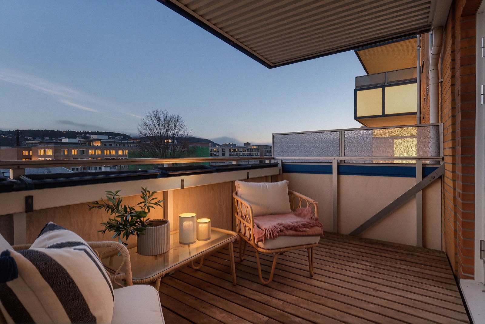 Koselig balkong med gode muligheter for utemøbler. Galleribilde