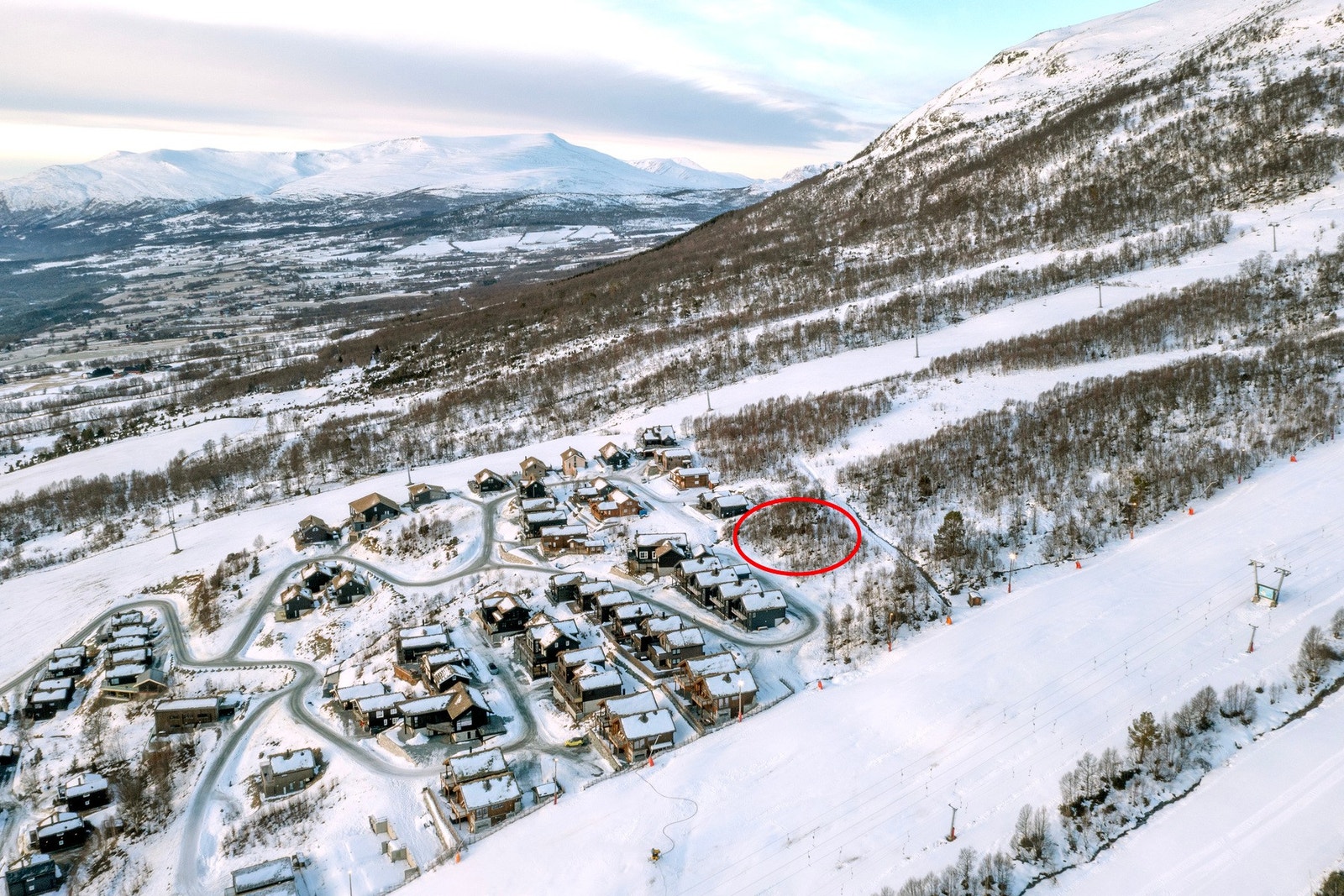 Et stort løypenett med oppkjørte skispor finnes i umiddelbar nærhet. Galleribilde