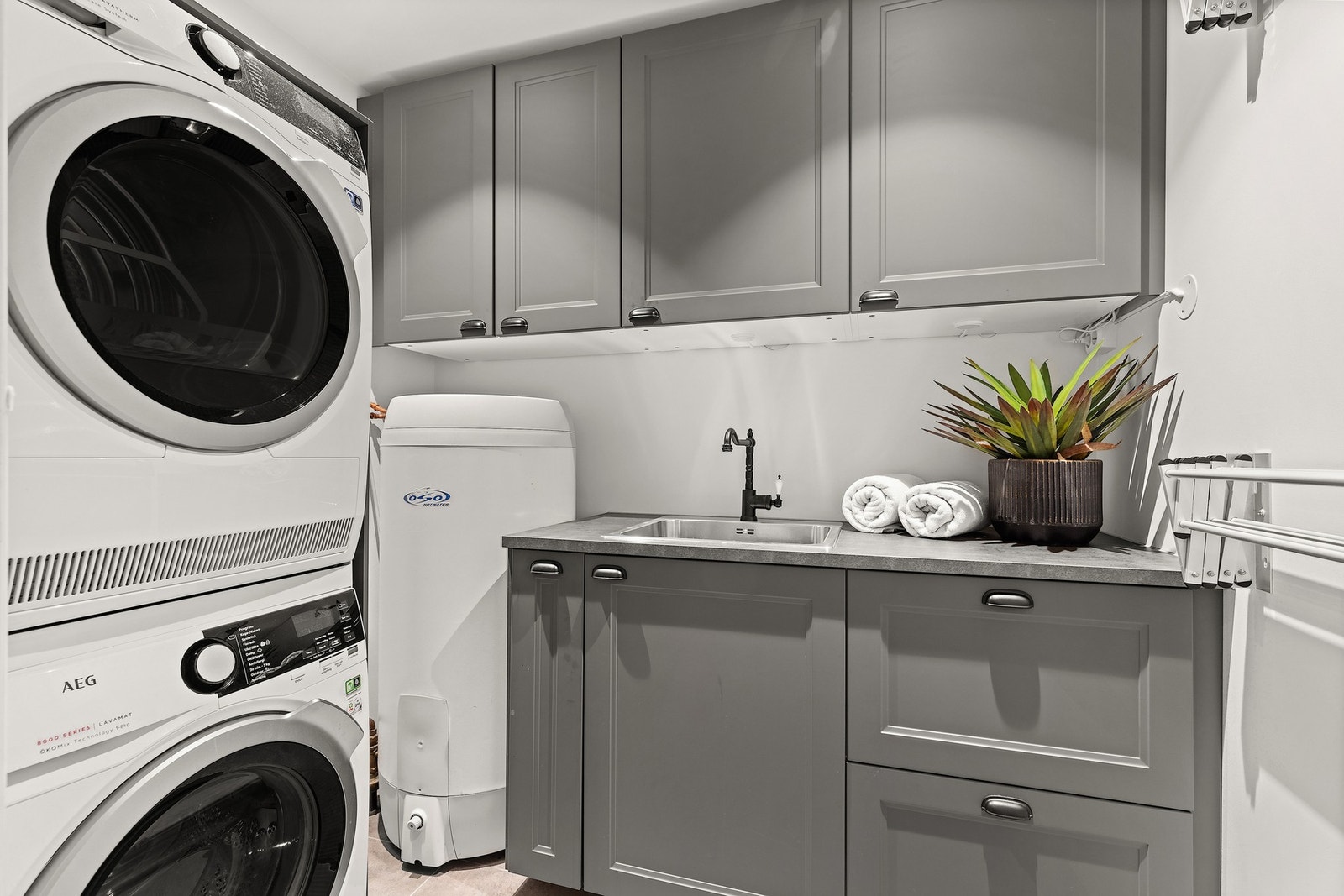 Nytt vaskerom fra 2020 med ny membran og praktiske løsninger - vaskemaskin medfølger. Galleribilde