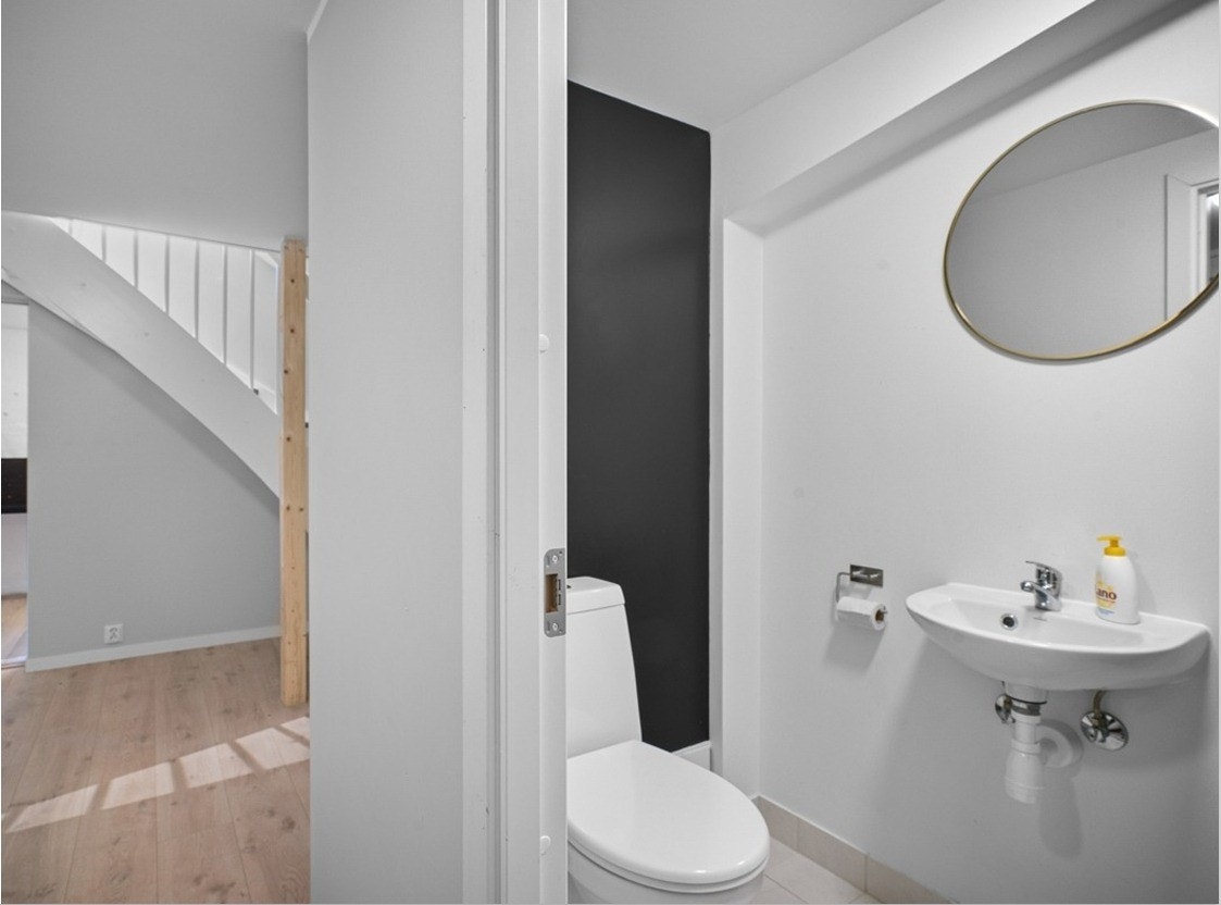 WC u.etg Galleribilde