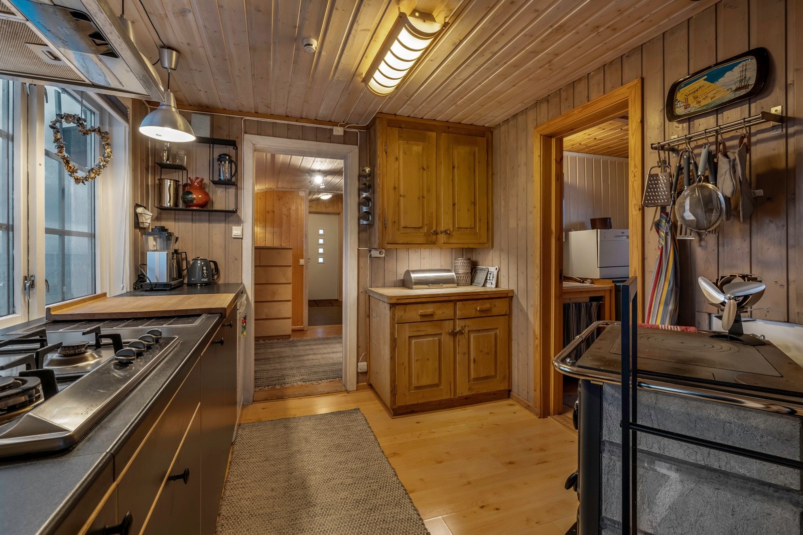 Svært pent og praktisk kjøkken Galleribilde