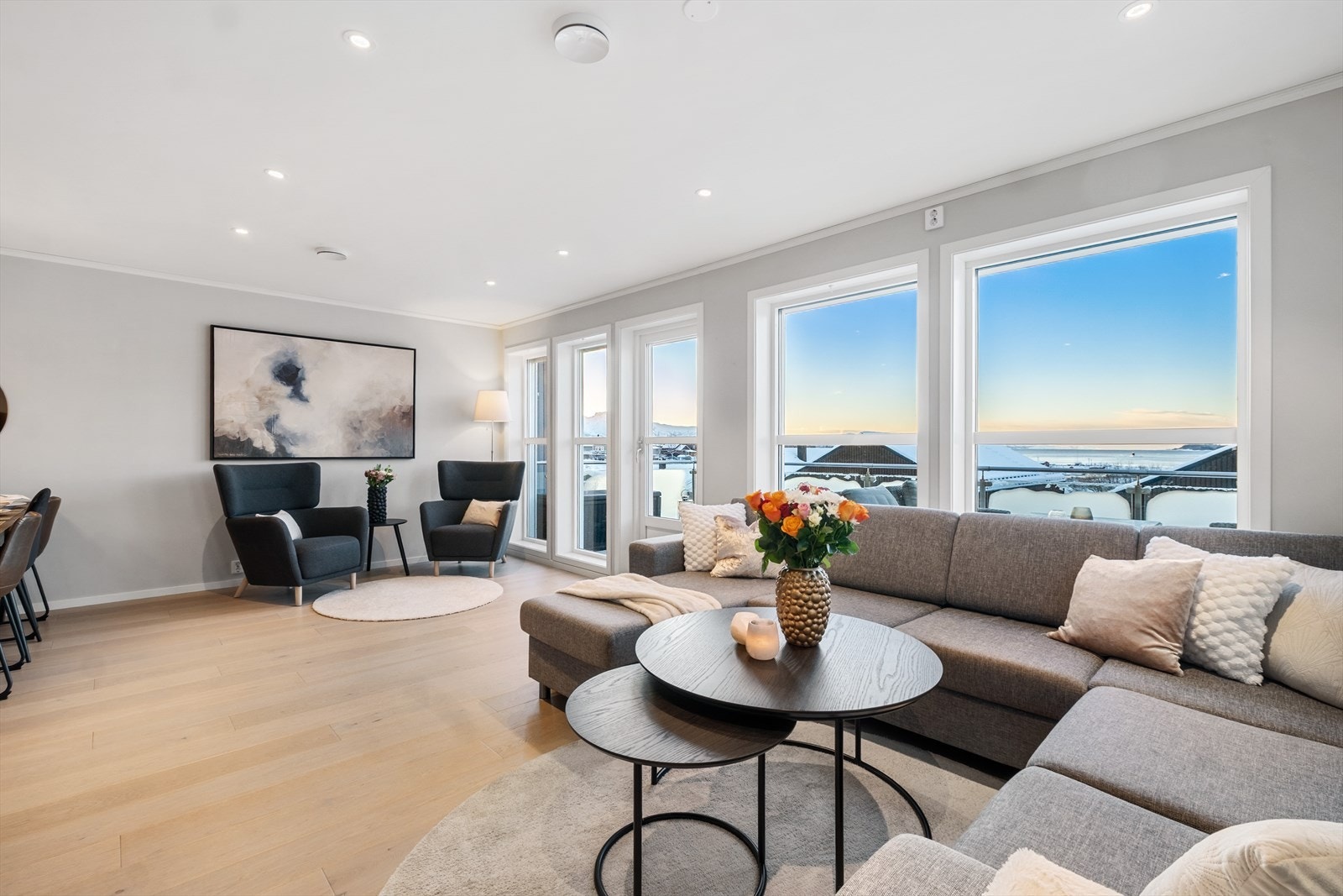 Nydelig utsikt fra stuevinduene. Galleribilde