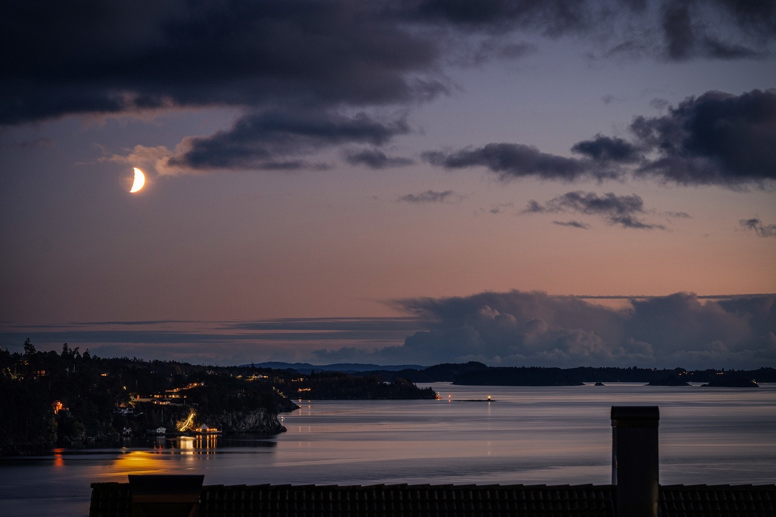 Nyt Byfjorden søndre utløp mot Raunefjorden i sør. Galleribilde