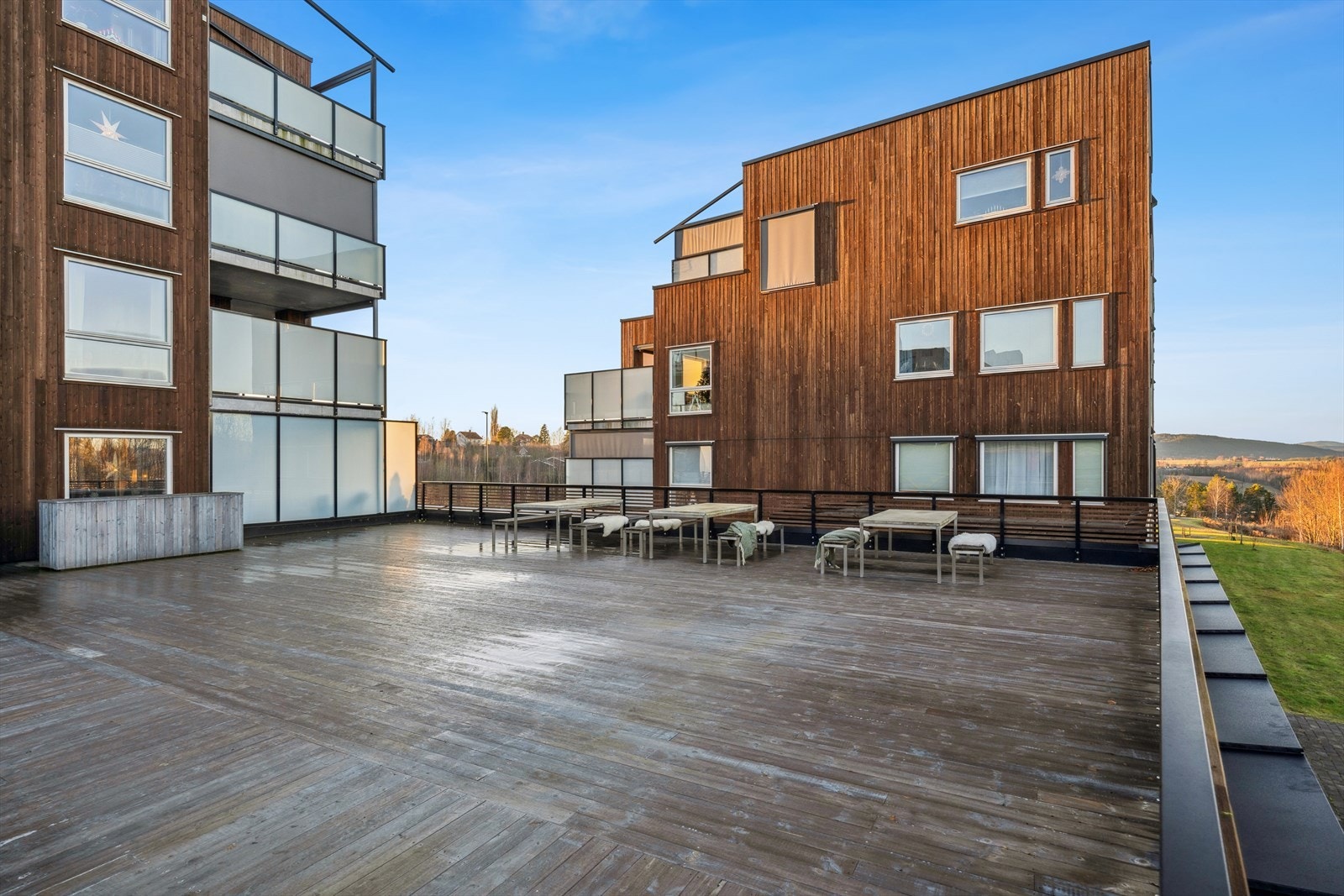 Sameiets takterrasse i samme plan som leiligheten - trappefri og lett tilgjengelig. Galleribilde