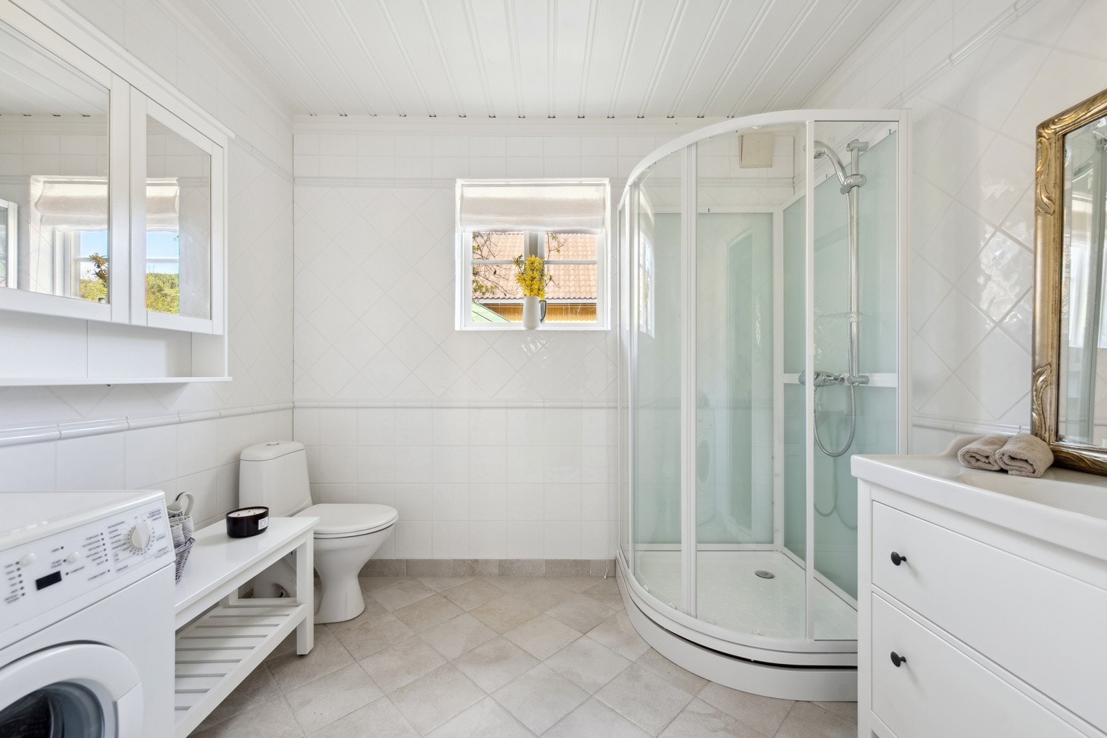 Bad i 1. etasje Galleribilde