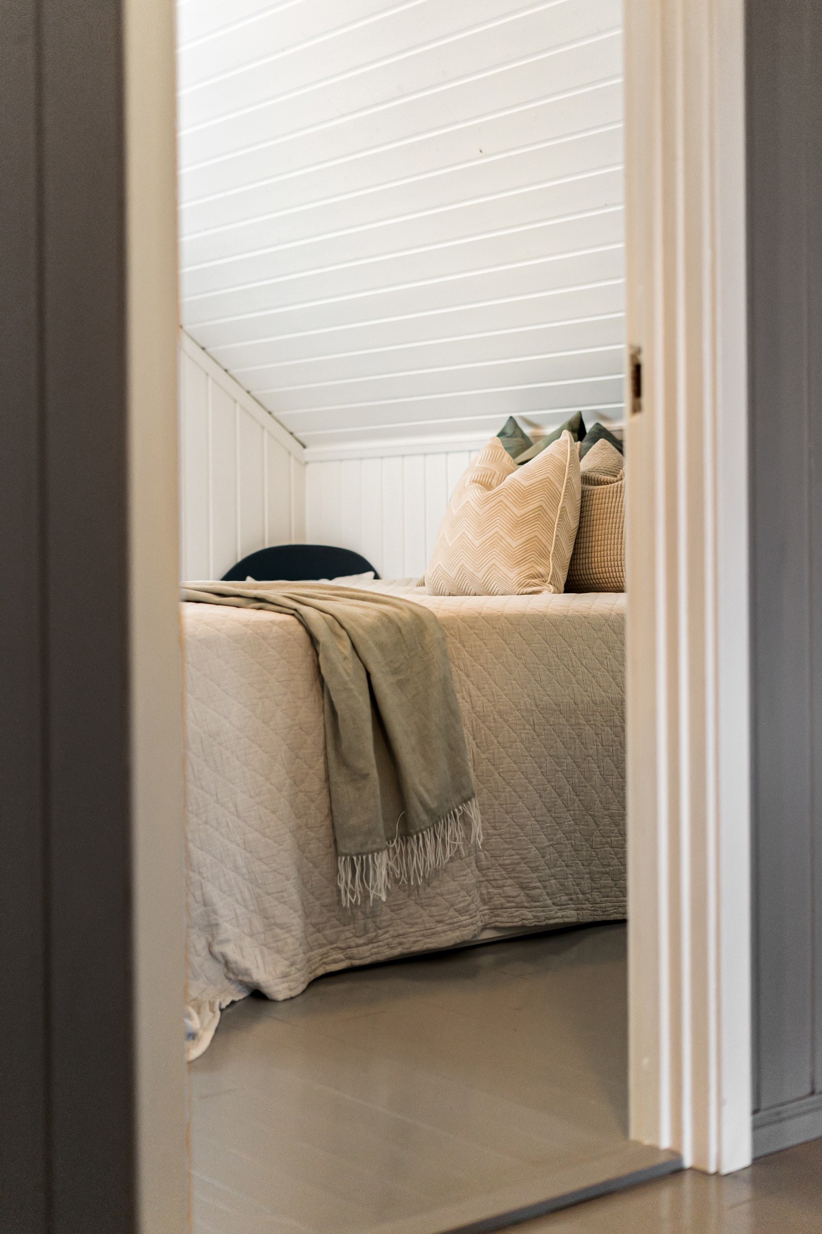 Det er 3 soverom i loftsetasjen. Galleribilde