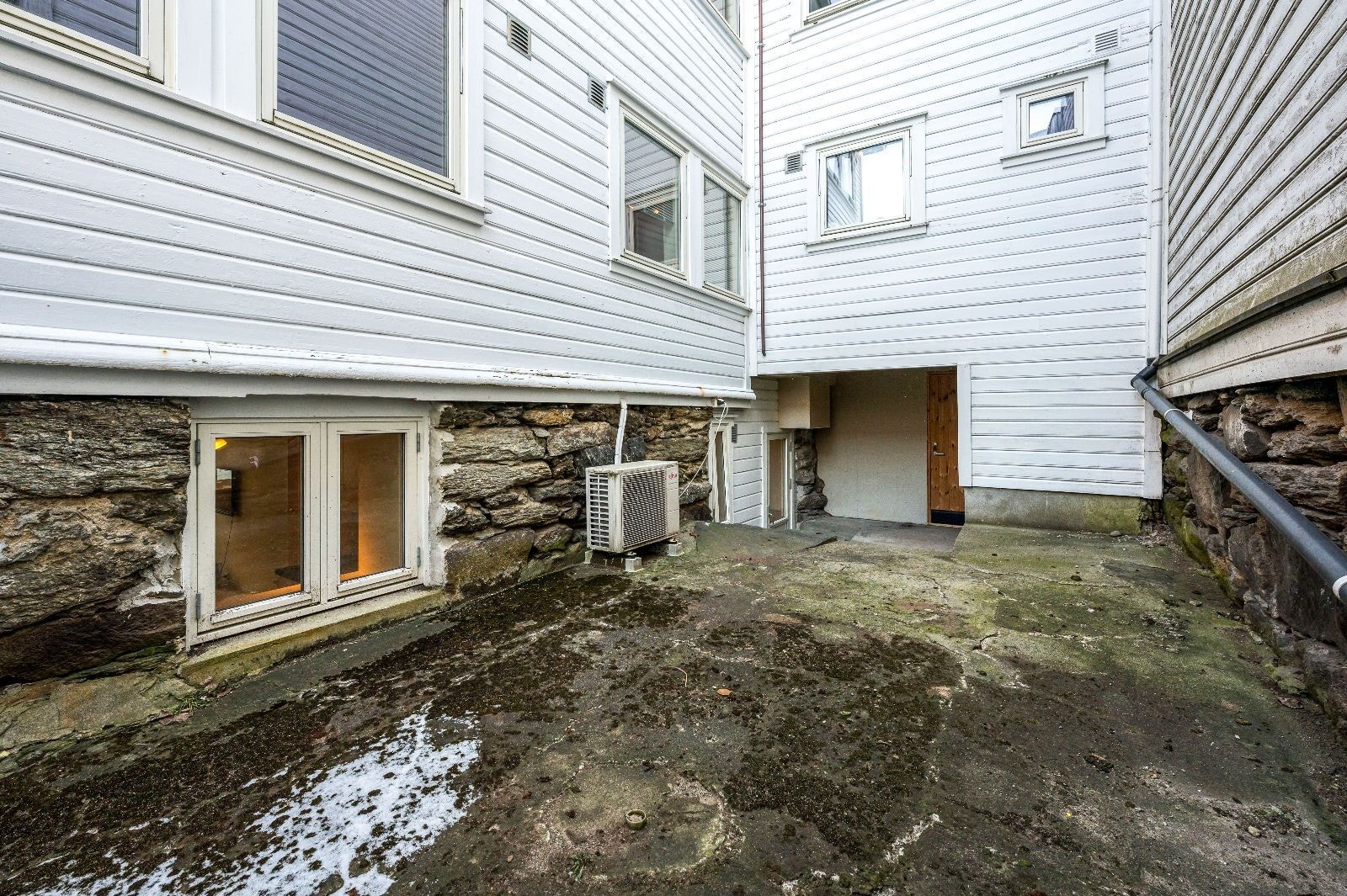 Bakgård Galleribilde