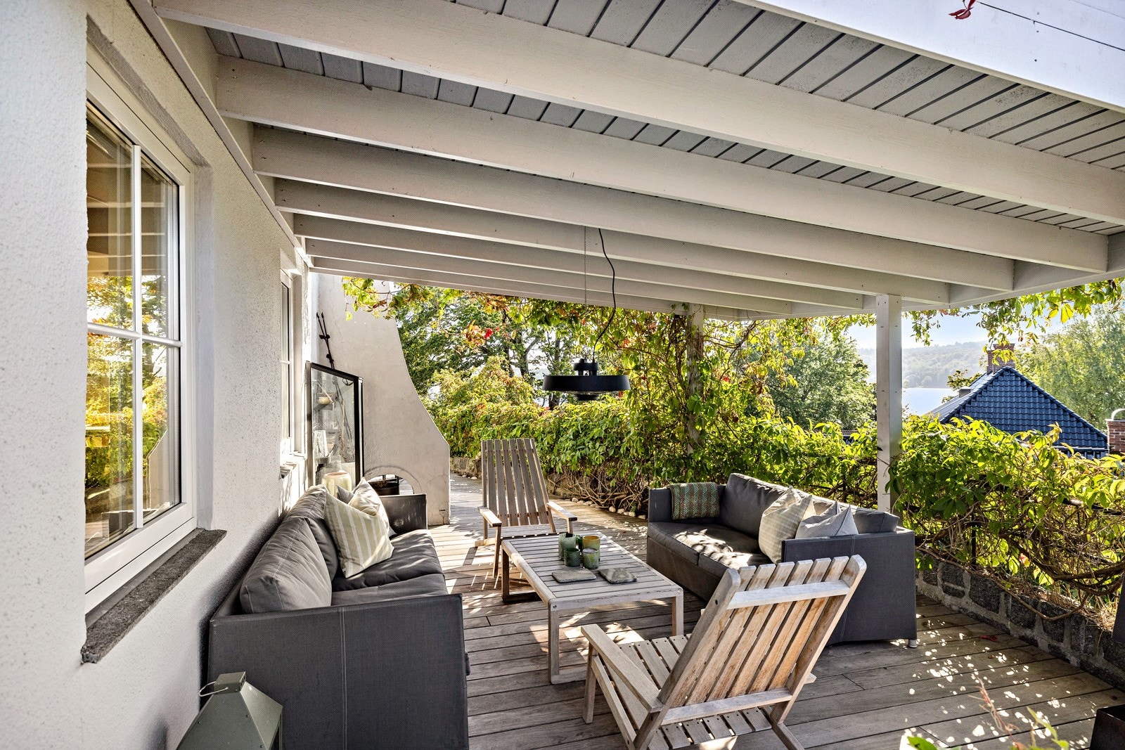 Overbygget uteplass - en lun plass året rundt Galleribilde