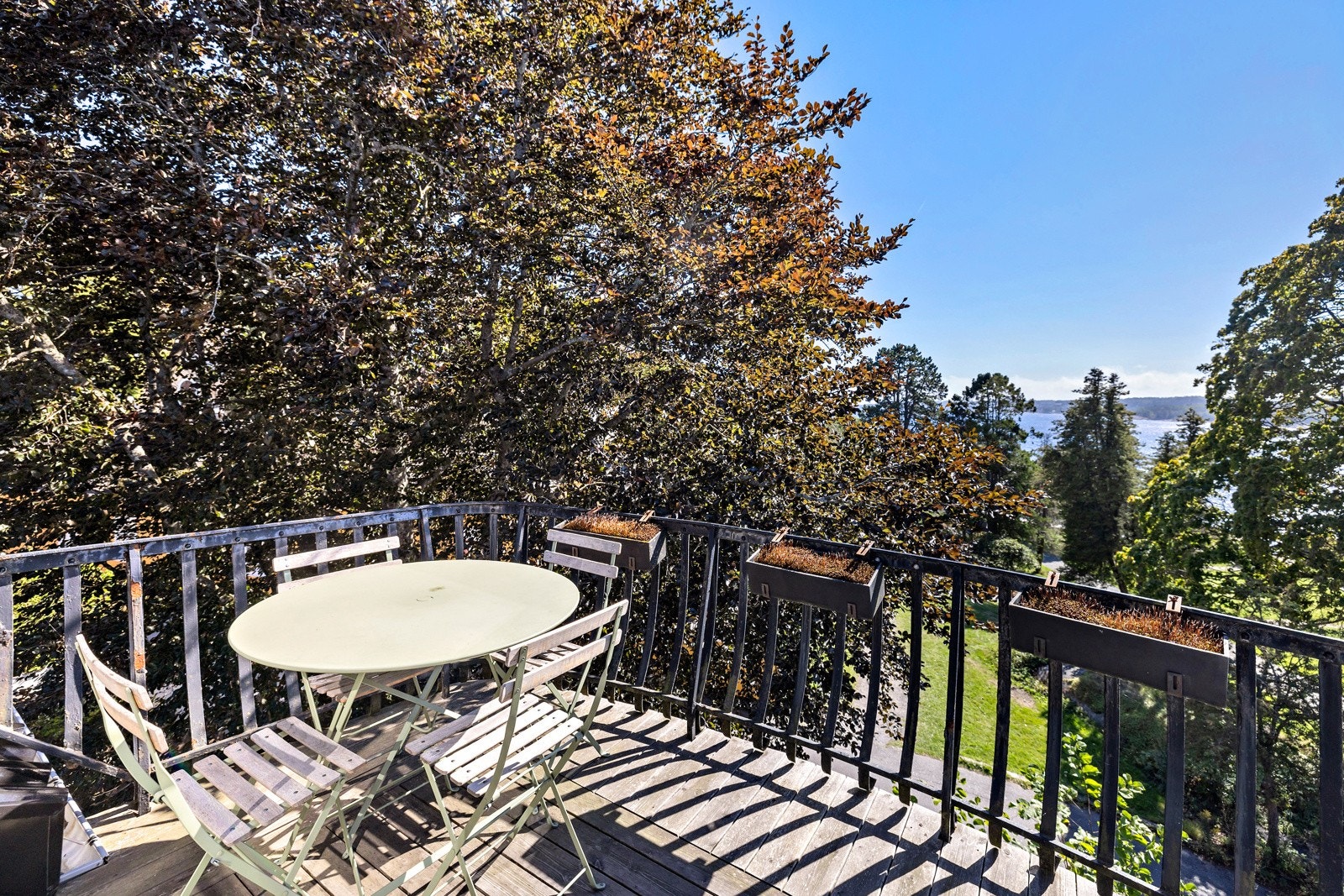 Balkong med utgang fra soverommet i 2. etasje Galleribilde