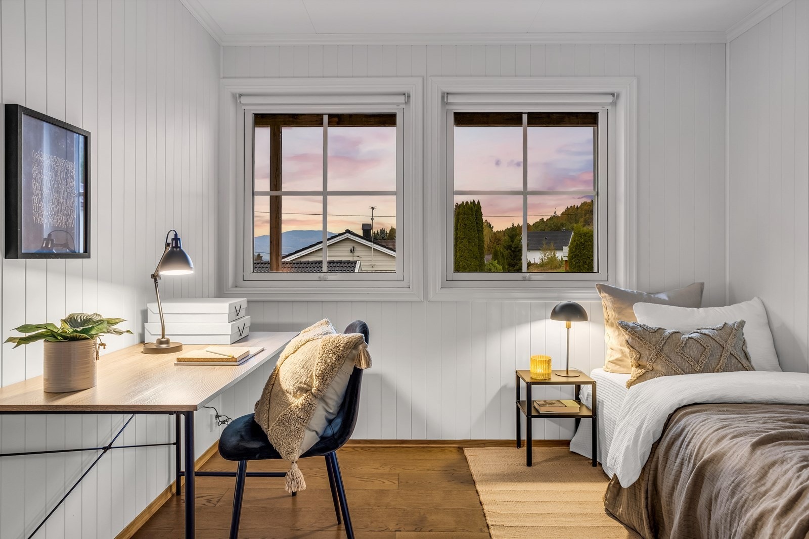 Det andre soverommet er også av god størrelse, med plass til seng og kontorløsning. Galleribilde