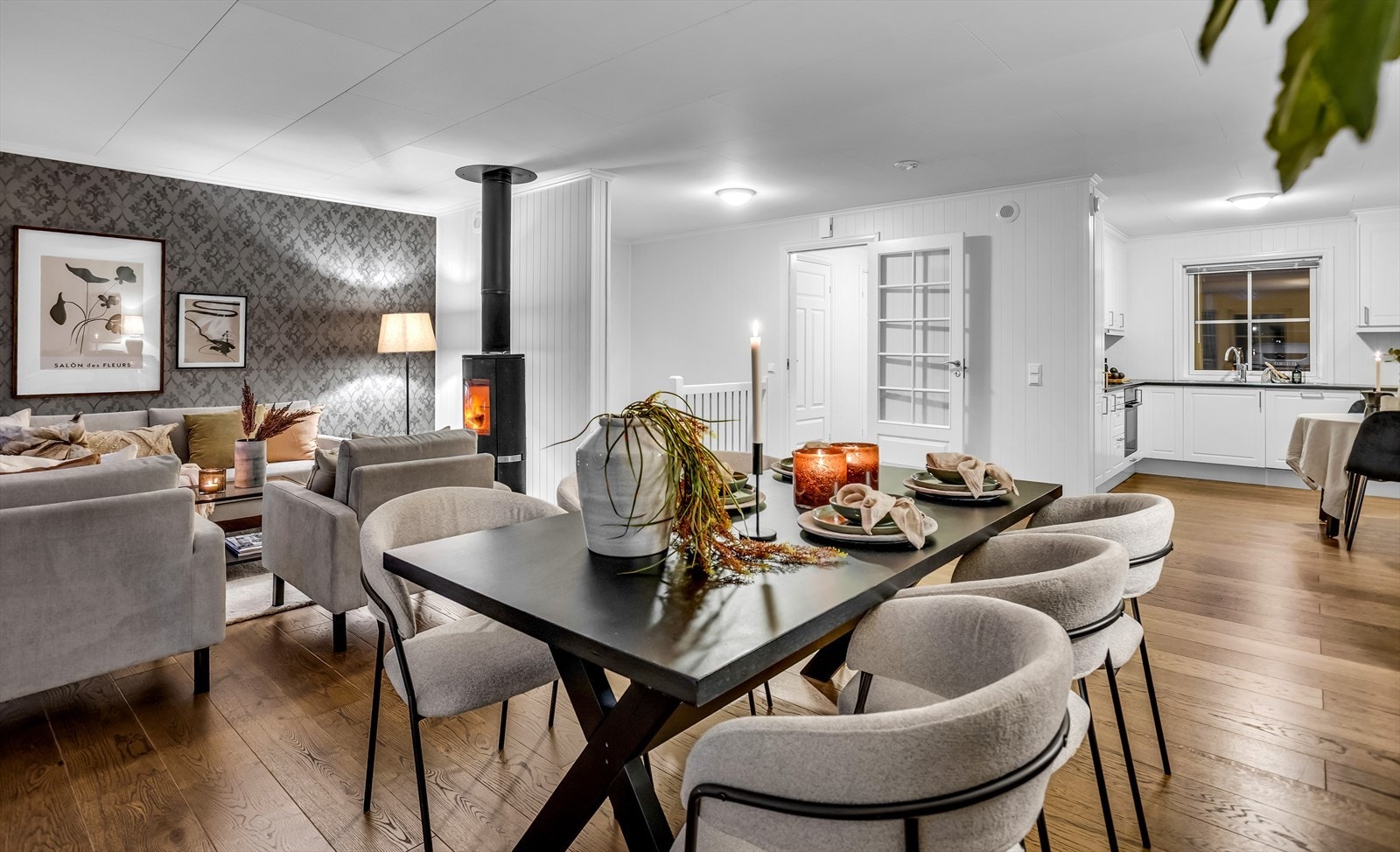 Her er det god plass for sosiale sammenkomster med familie og venner. Galleribilde