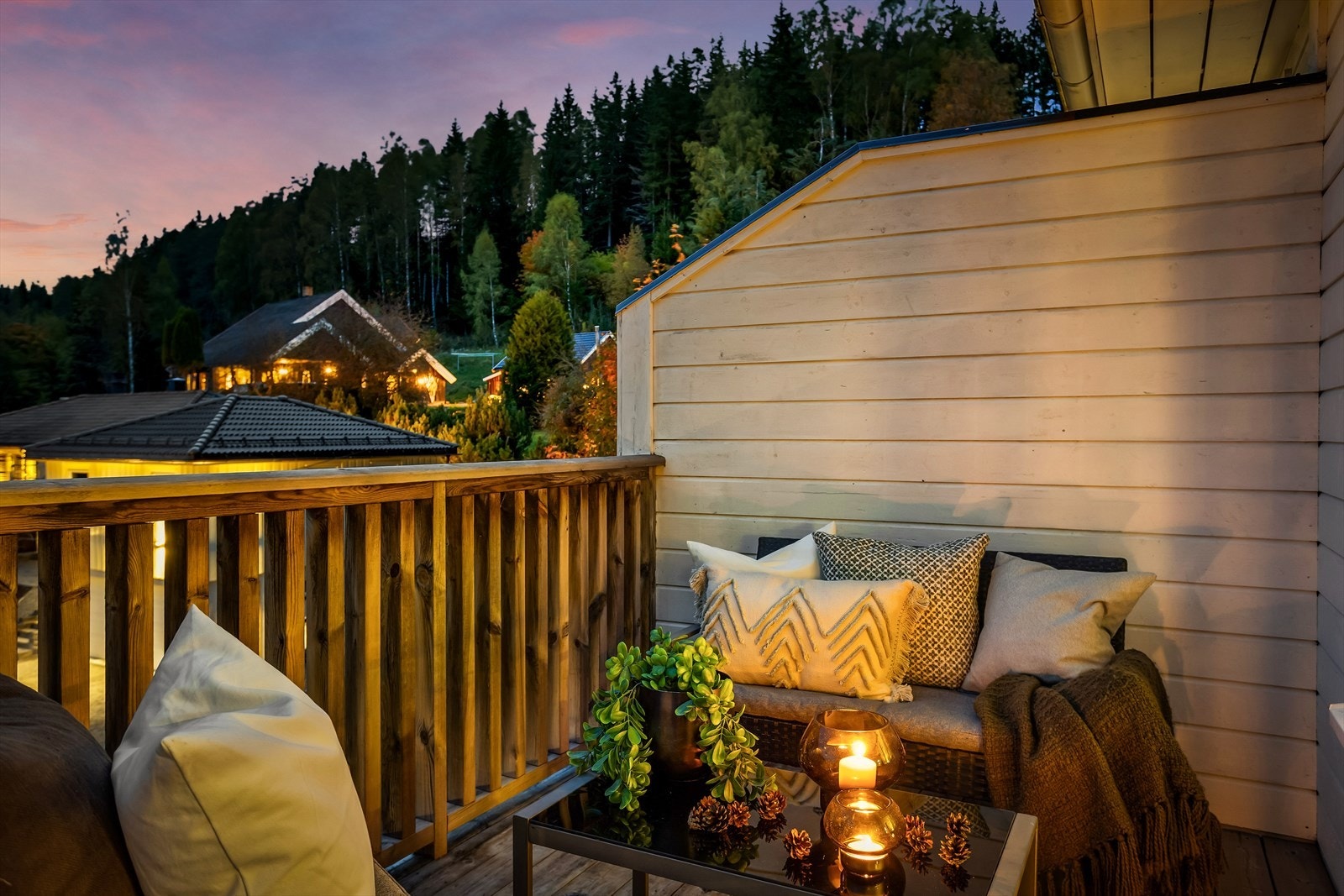 Her er det gode lysforhold og utsikt over nærområdet. Galleribilde