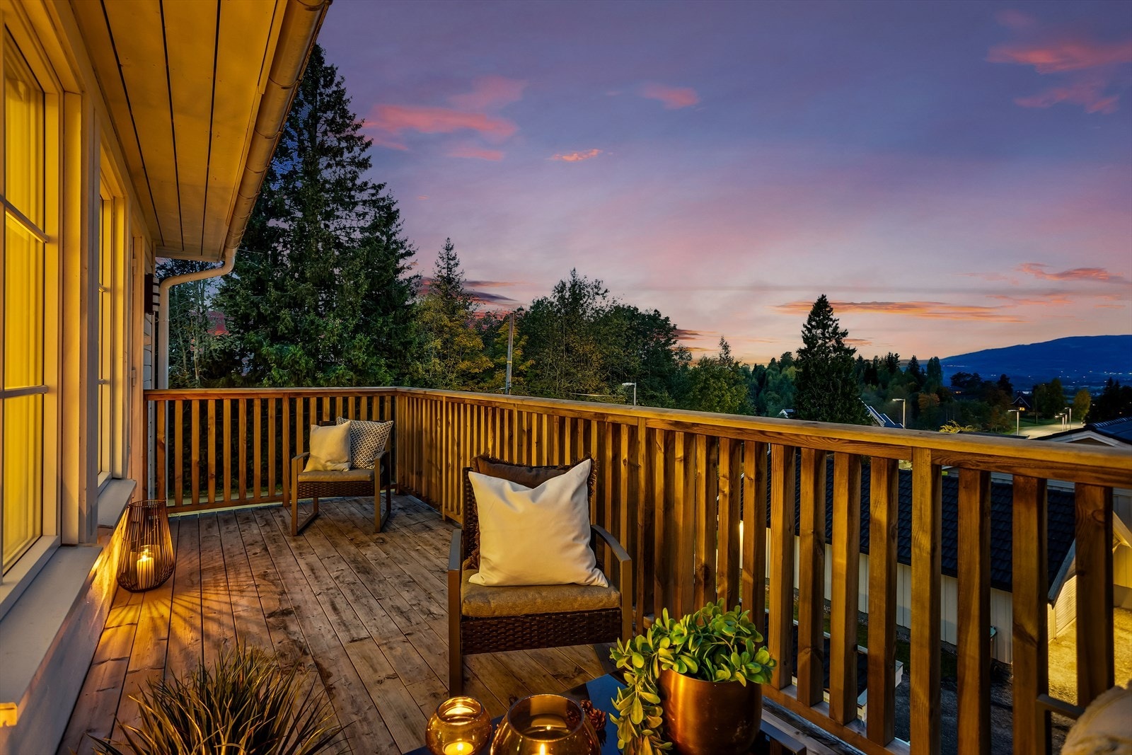 Uteplassen er en fin forlengelse av stuen på varme dager. Galleribilde