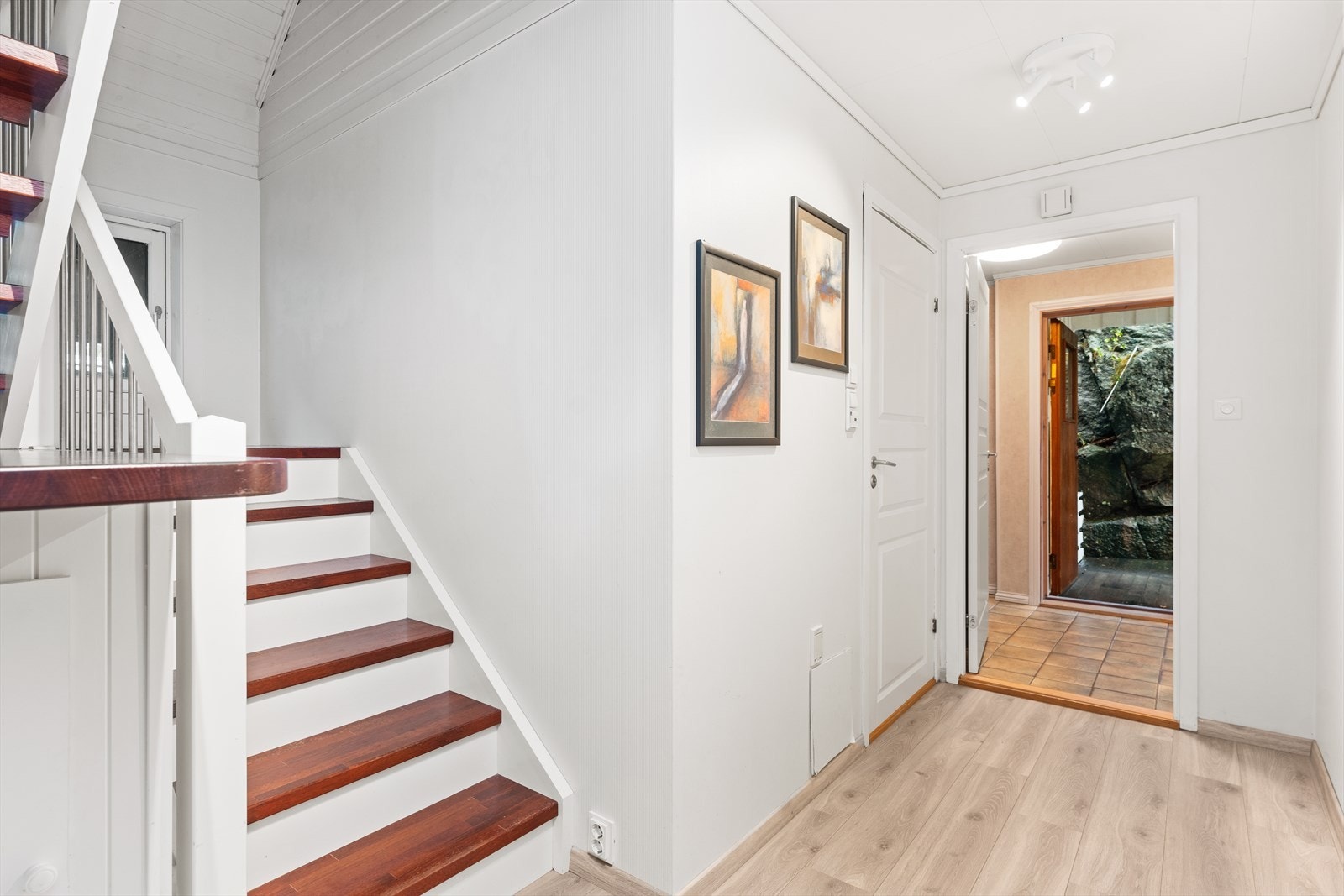 Hall/trappegang Galleribilde