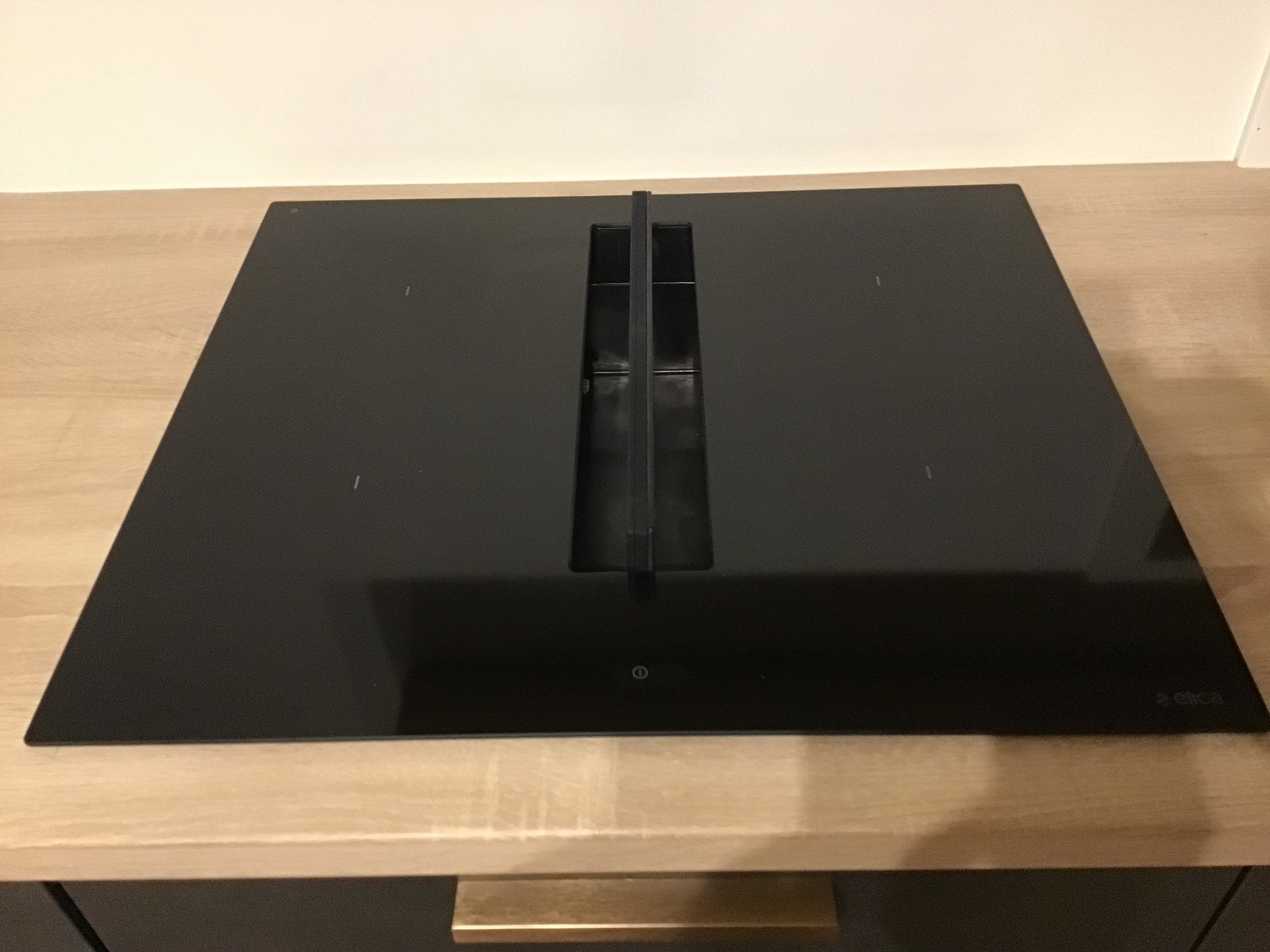 Platetopp med ventilator i midten Galleribilde