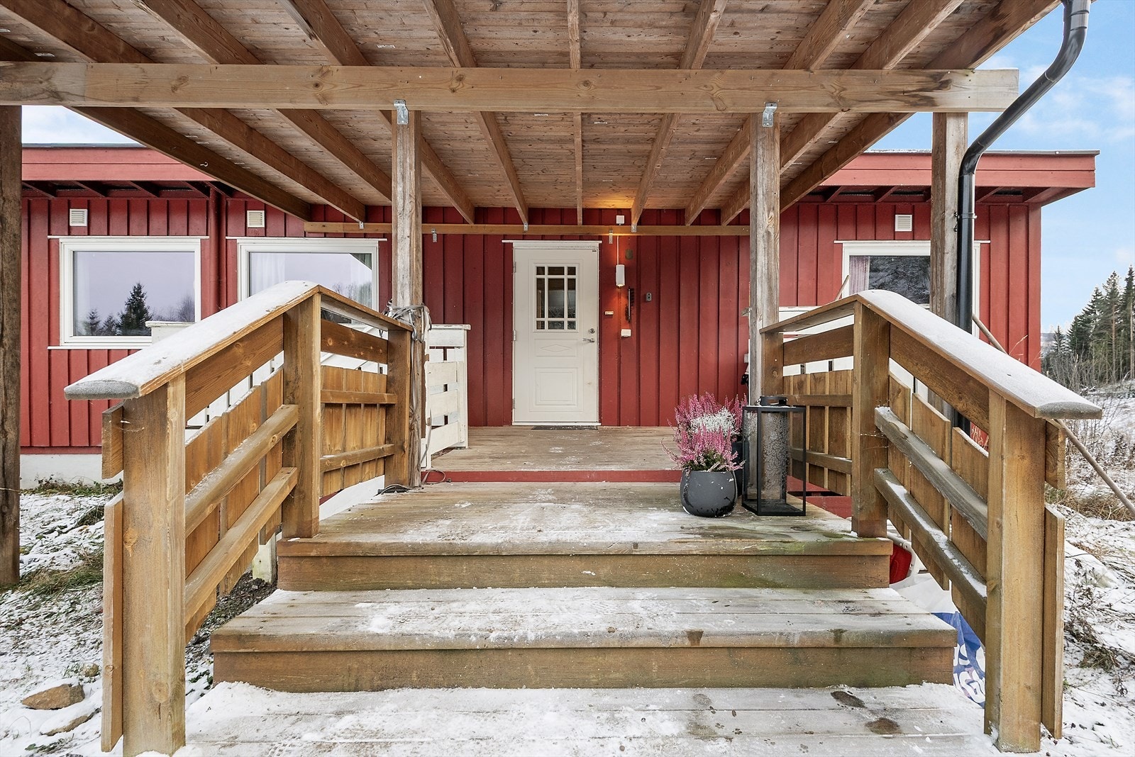 Overbygget inngangsparti. Galleribilde