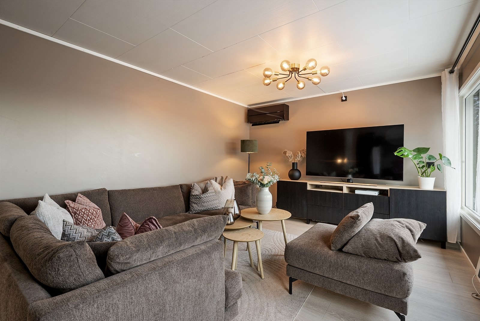 Lun og god atmosfære. Galleribilde