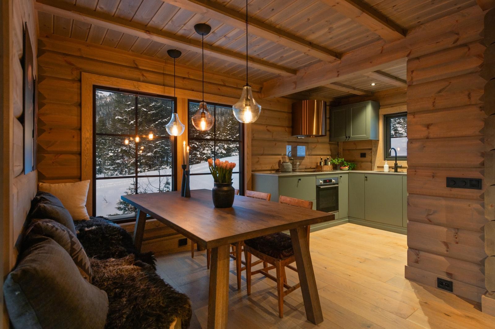 Lun og hyggelig kveldsstemning. Galleribilde