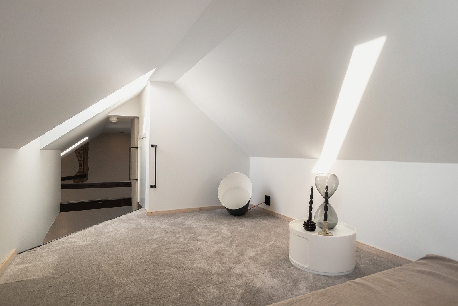 Hemsen gir ekstra seng- og lagringsplass med gulvareal på ca. 9 kvm (ikke inkludert i p-rom/bruksareal). Galleribilde