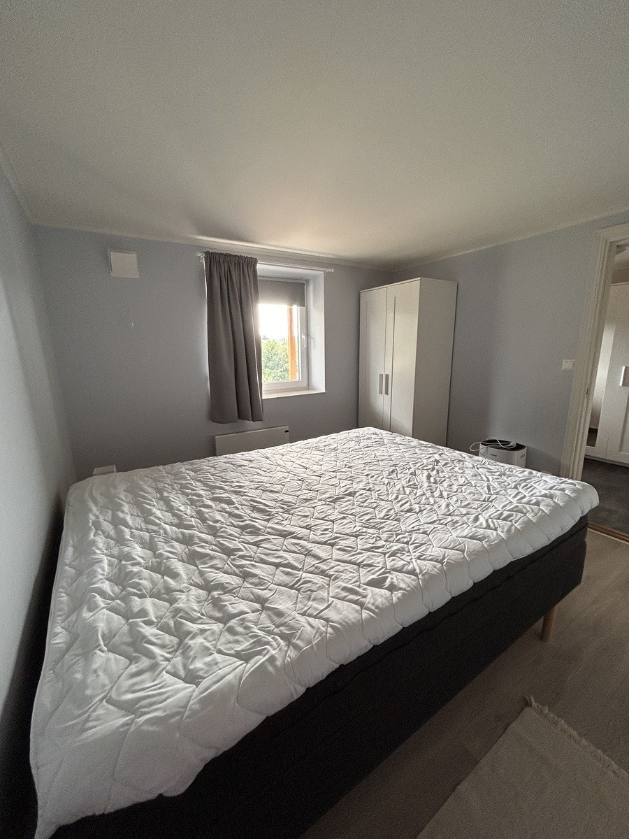 Lys og stor soverom Galleribilde