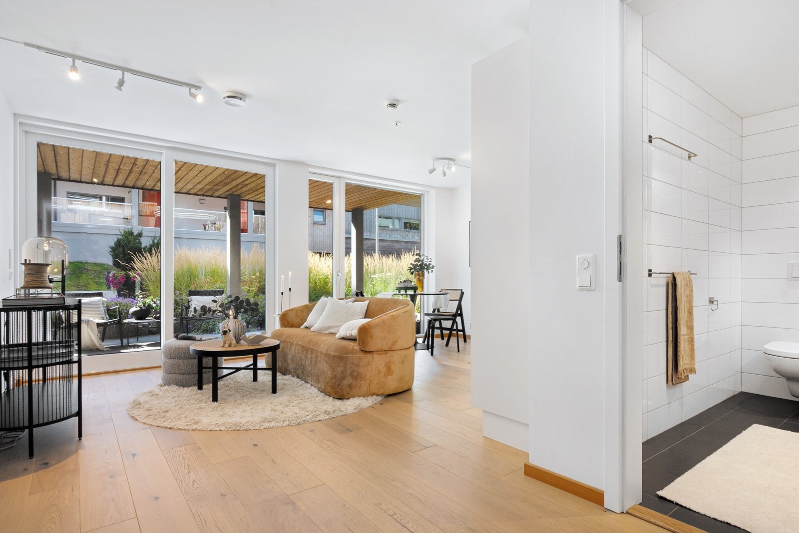 Pen og praktisk selveierleilighet fra 2018 med moderne standard, god planløsning og enkel adkomst. Galleribilde