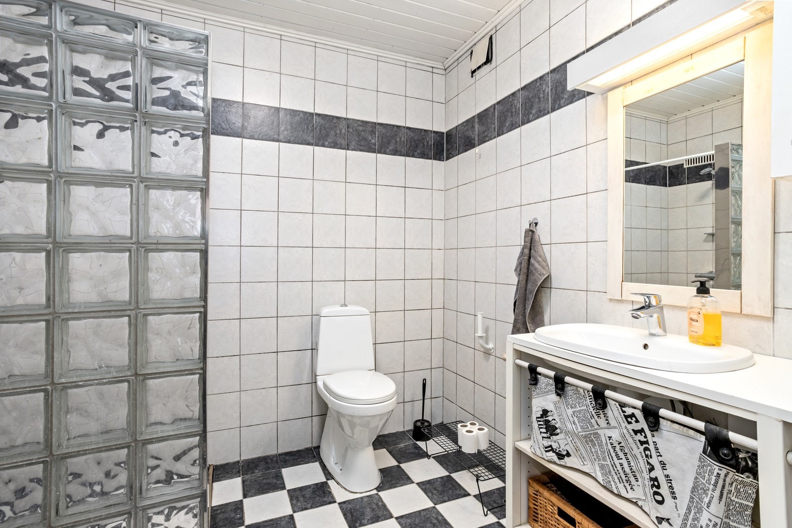 Flislagt bad med varmekabler. Galleribilde