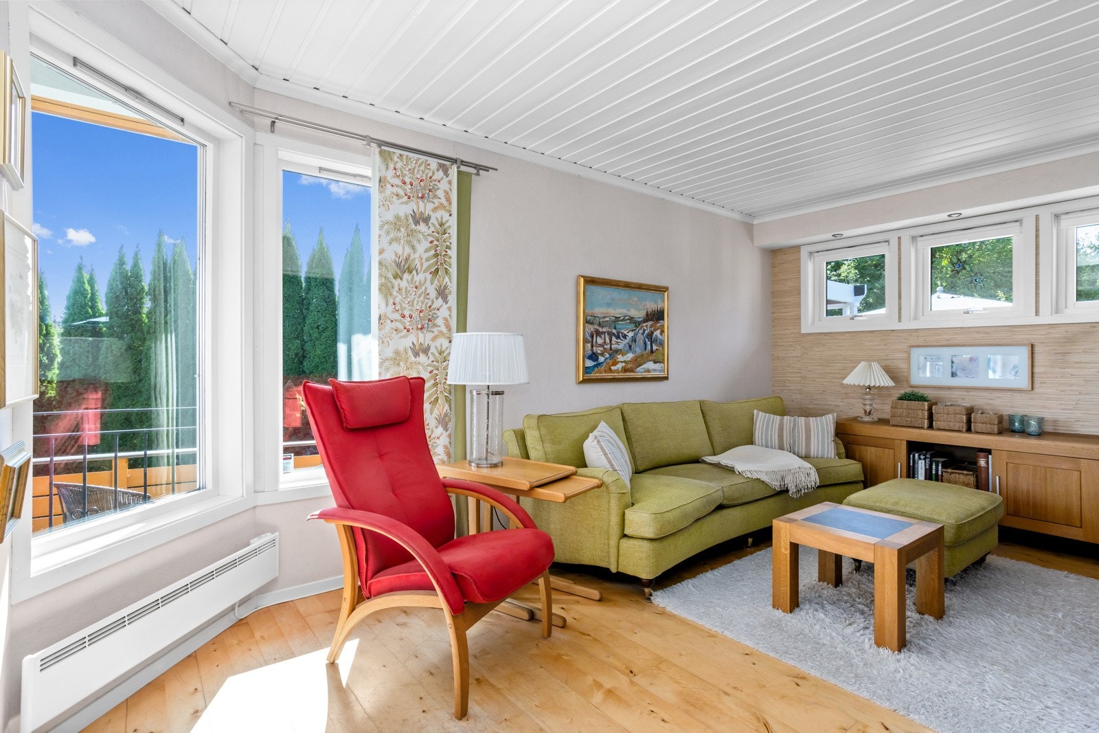 God plass til egne tv-kroker, stue for barna eller egen spisestue i tilknytning til kjøkkenet. Galleribilde