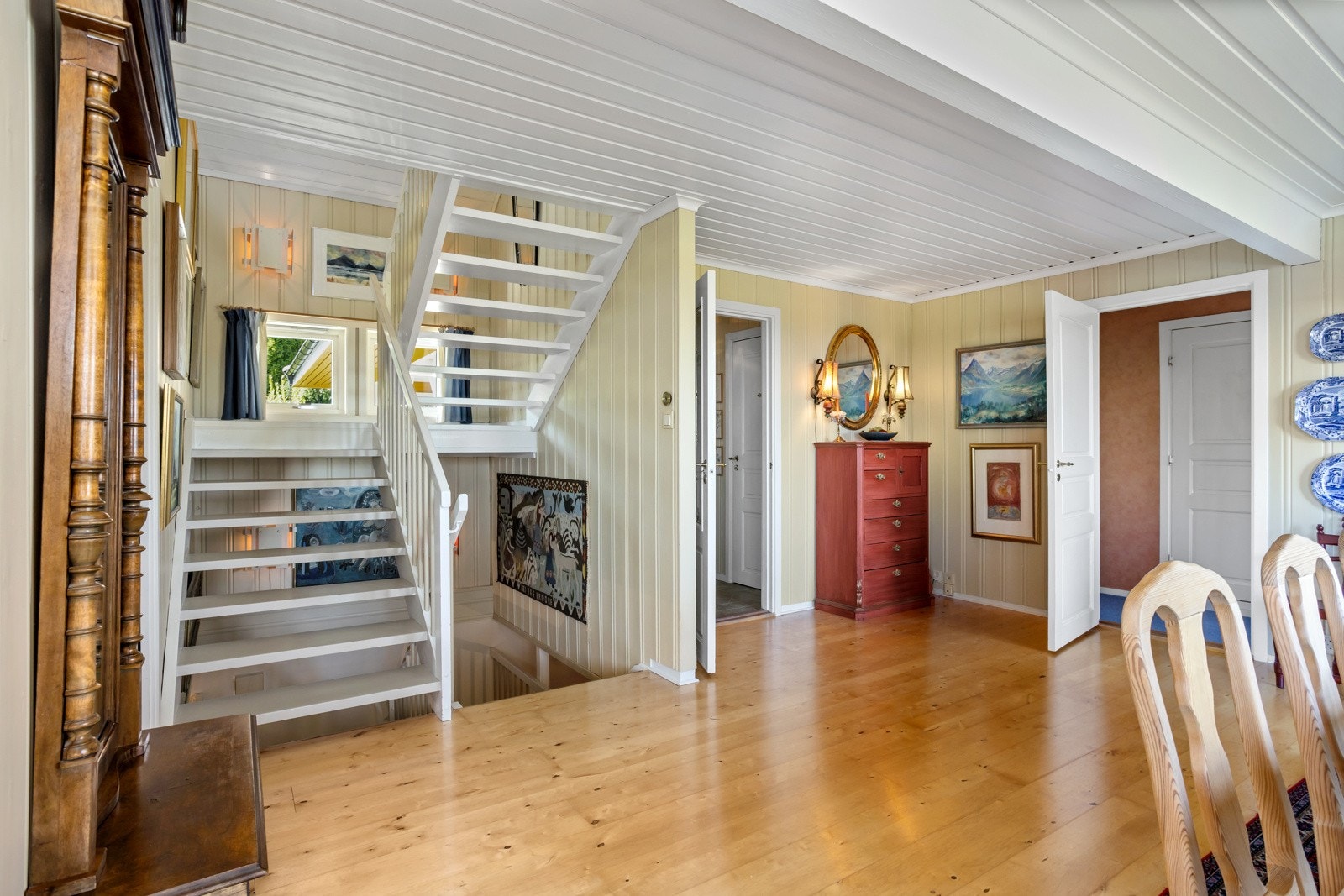 Spisestue/stue/kjøkken i 1.etg. Galleribilde