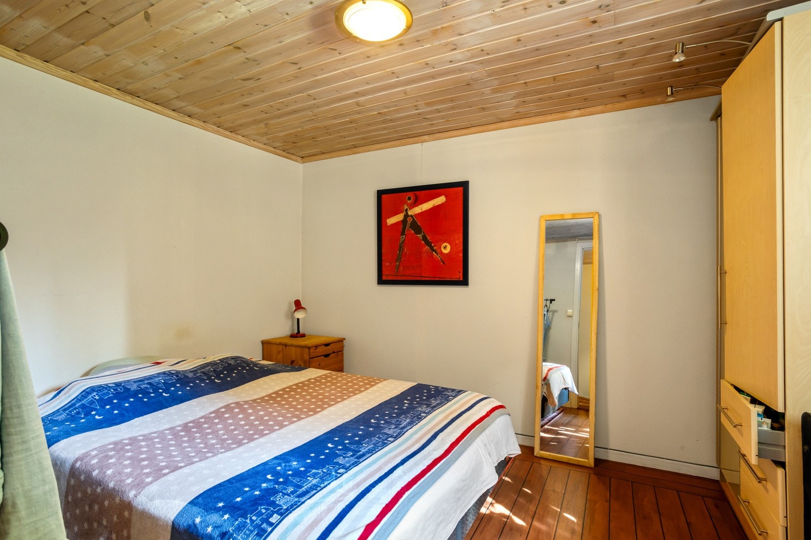 Soverom i hybel. Galleribilde