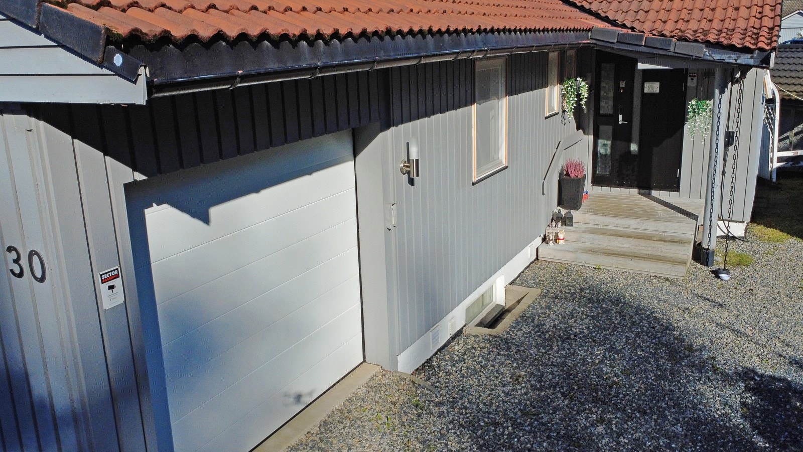 Garasjeport til hobbyrommet. Galleribilde