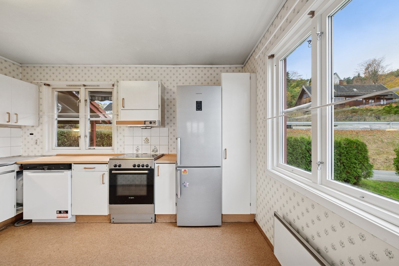 Kjøkken med behov for oppgraderinger Galleribilde