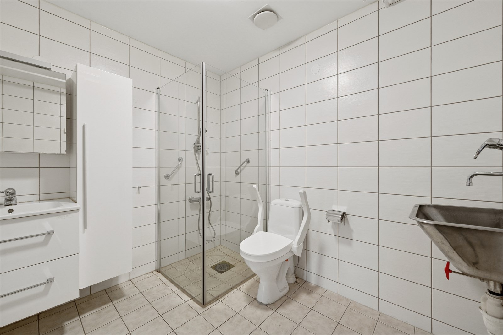 Flislagt bad med gulvvarme Galleribilde