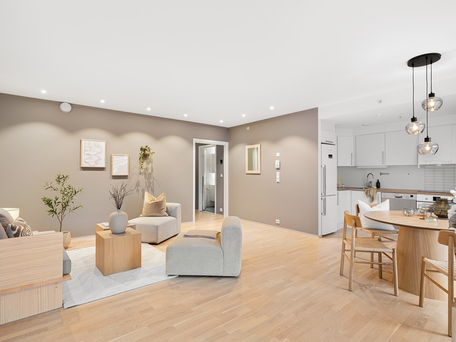 Åpen stue og kjøkkenløsning Galleribilde