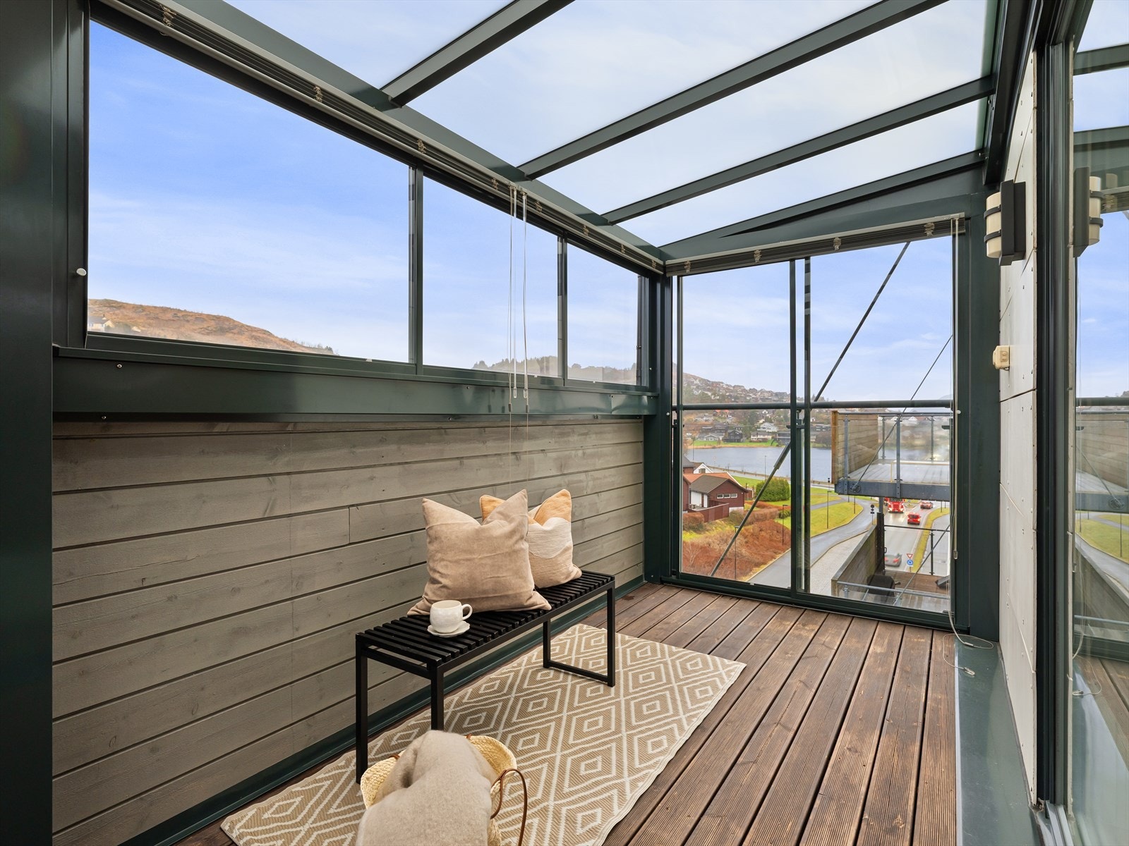 Innglasset balkong Galleribilde